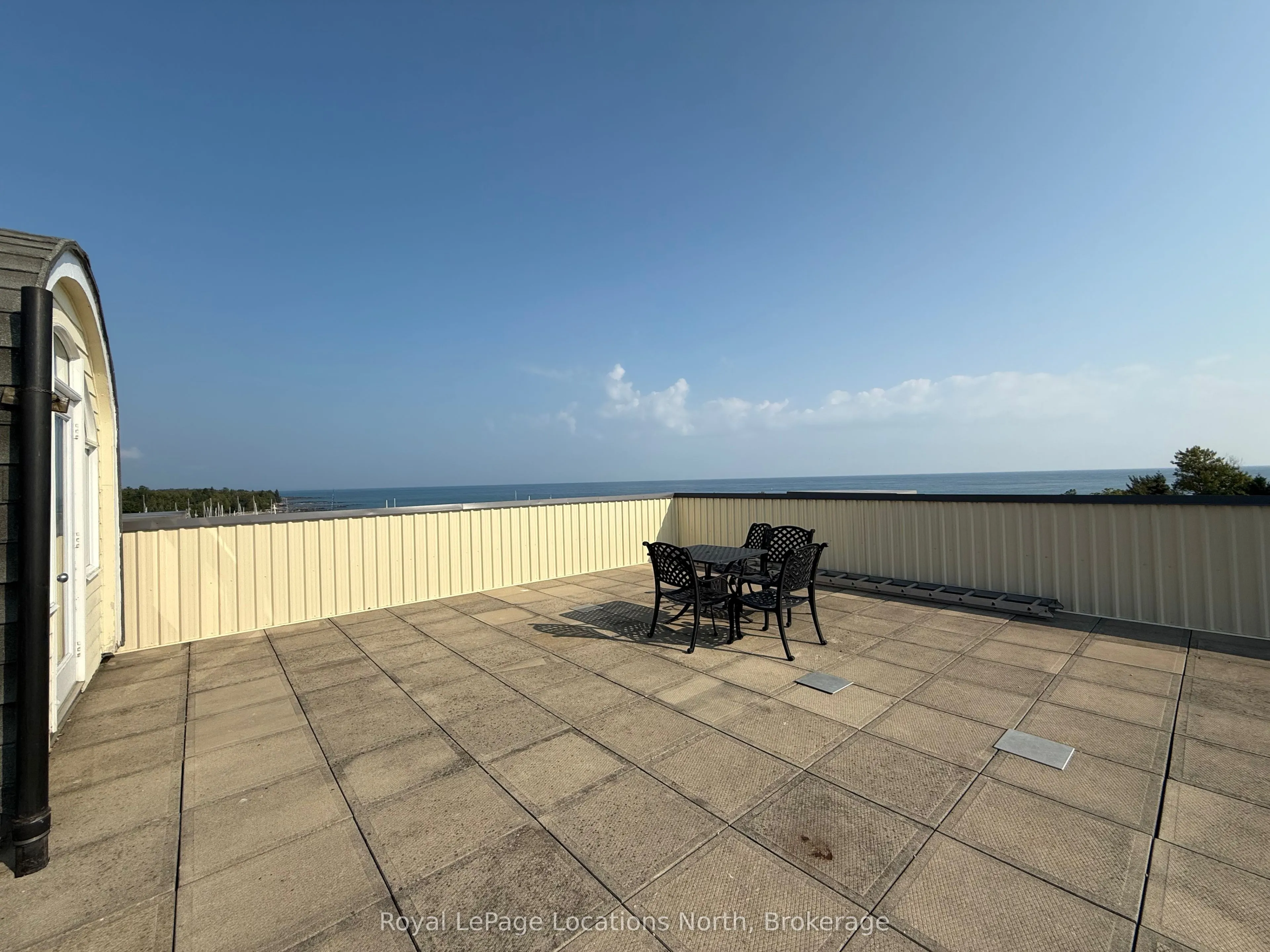 10 Bay Street E, #104