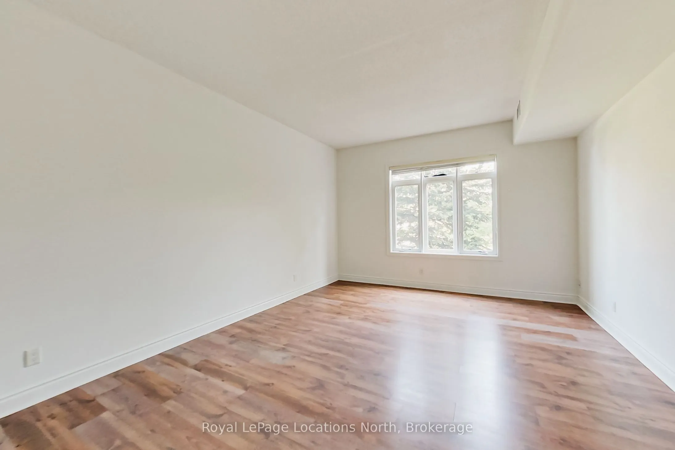 10 Bay Street E, #104