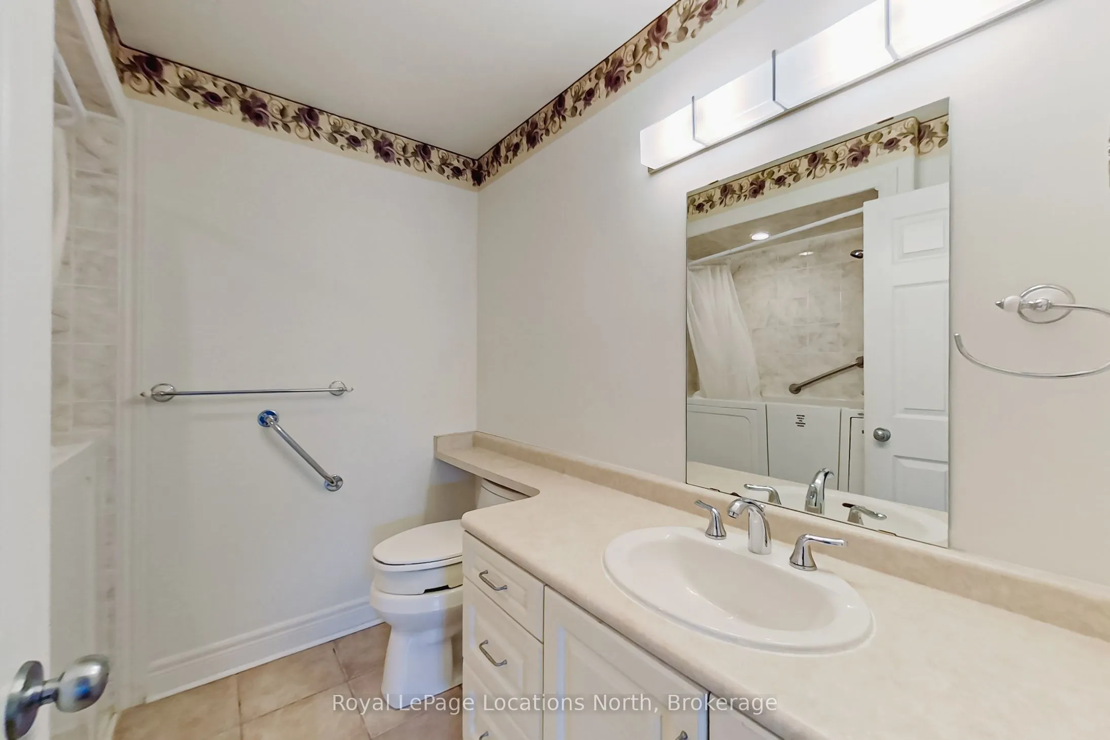 10 Bay Street E, #104