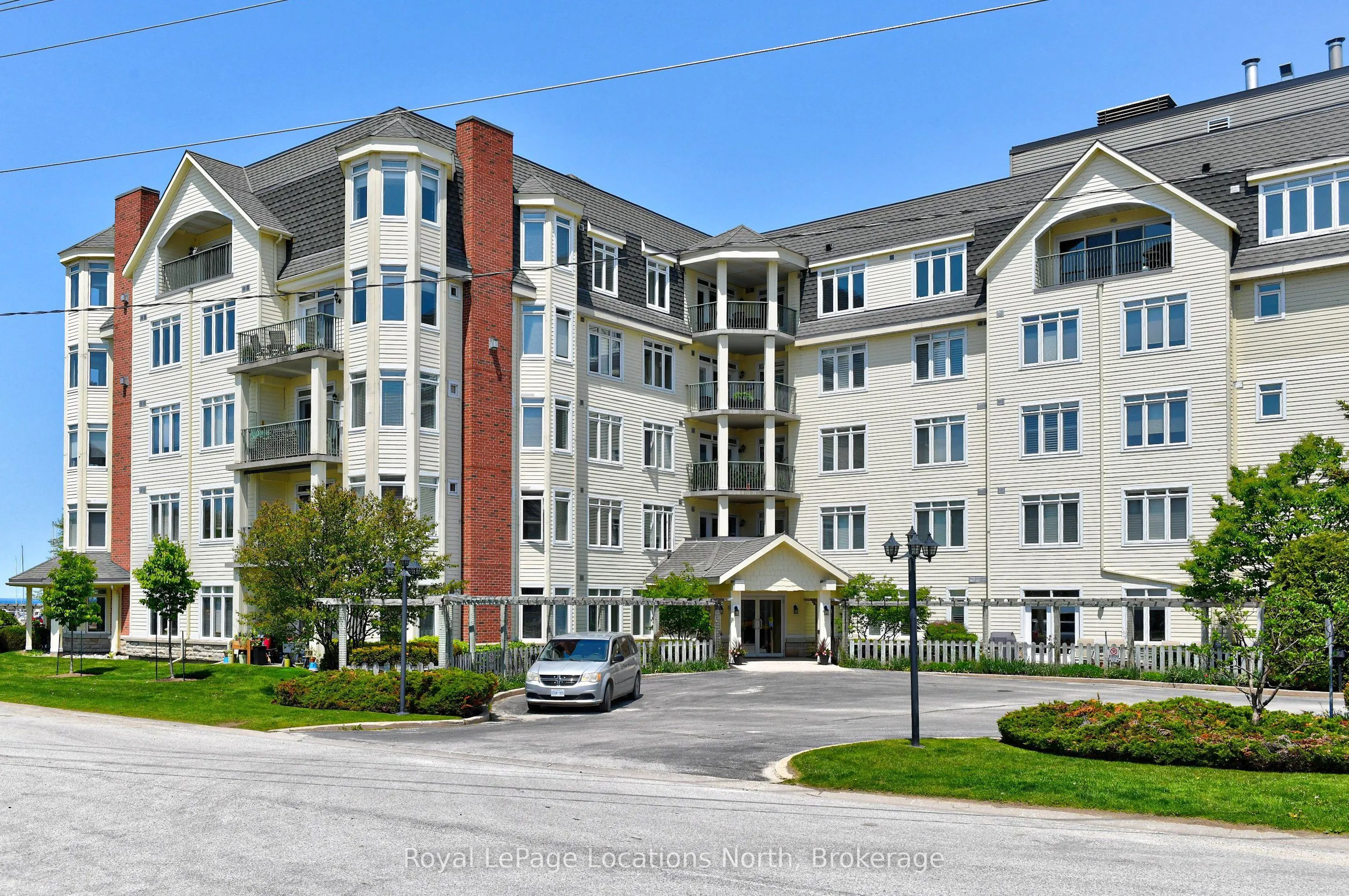 10 Bay Street E, #104