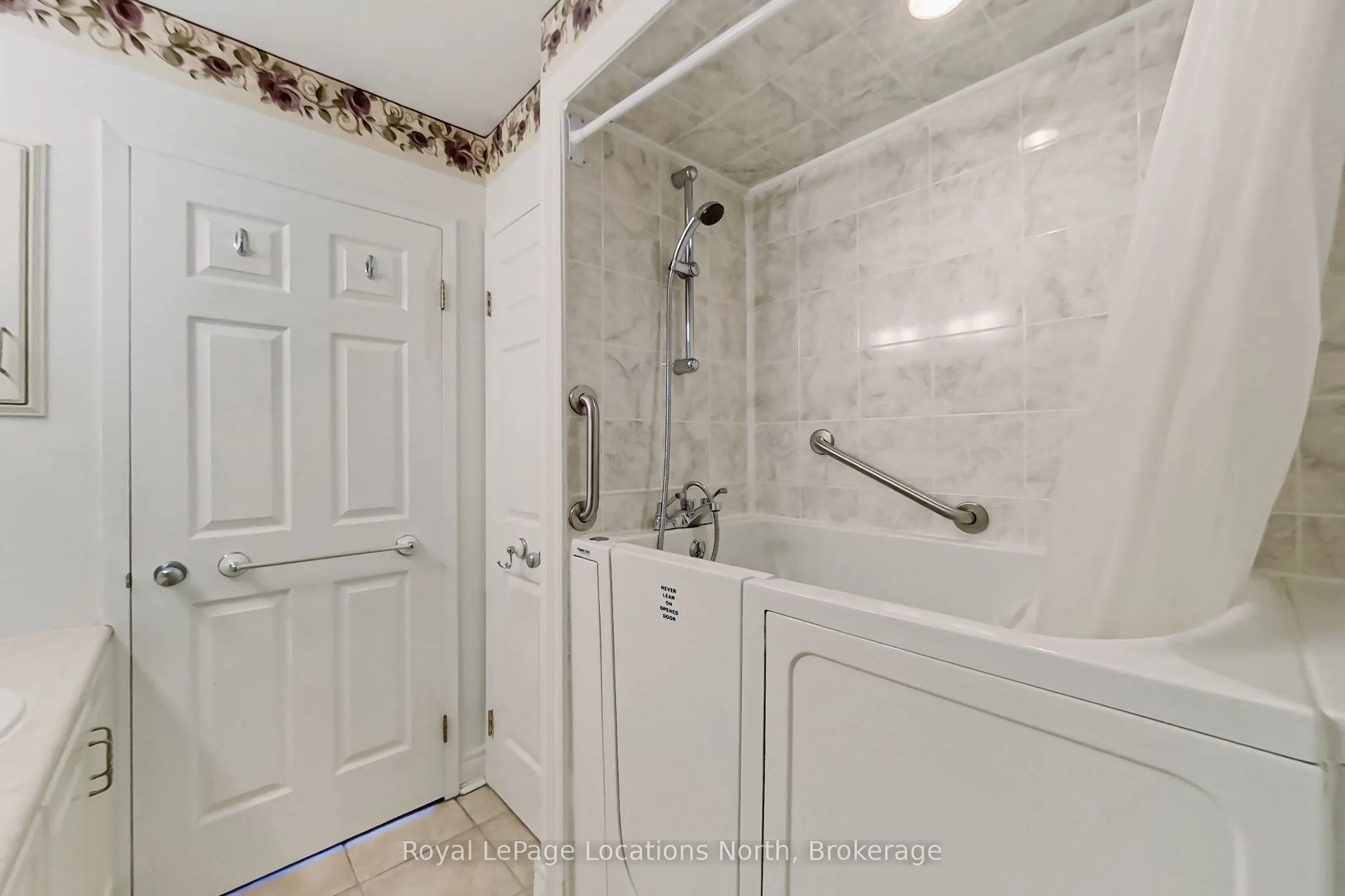 10 Bay Street E, #104