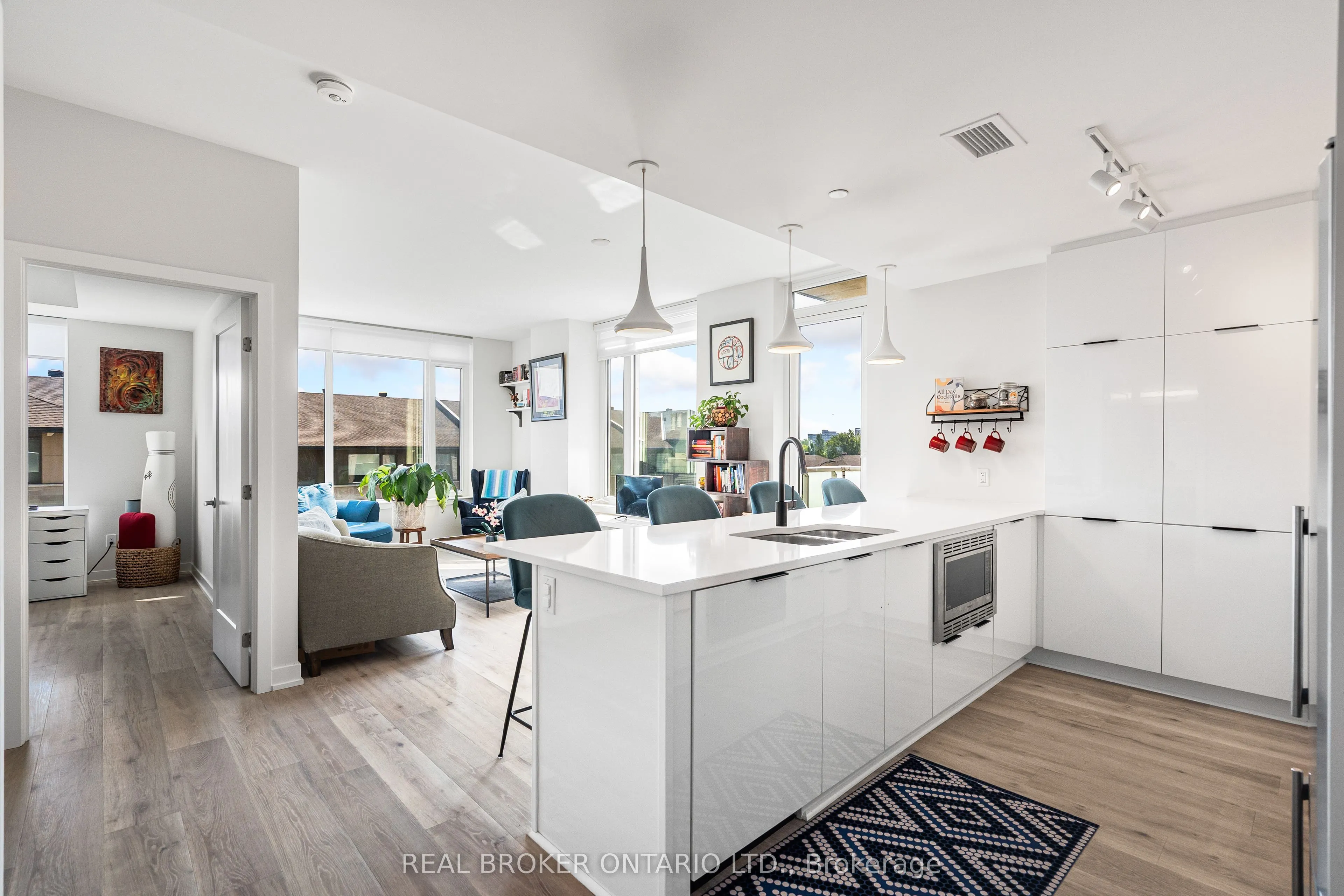 530 De Mazenod Avenue, #310