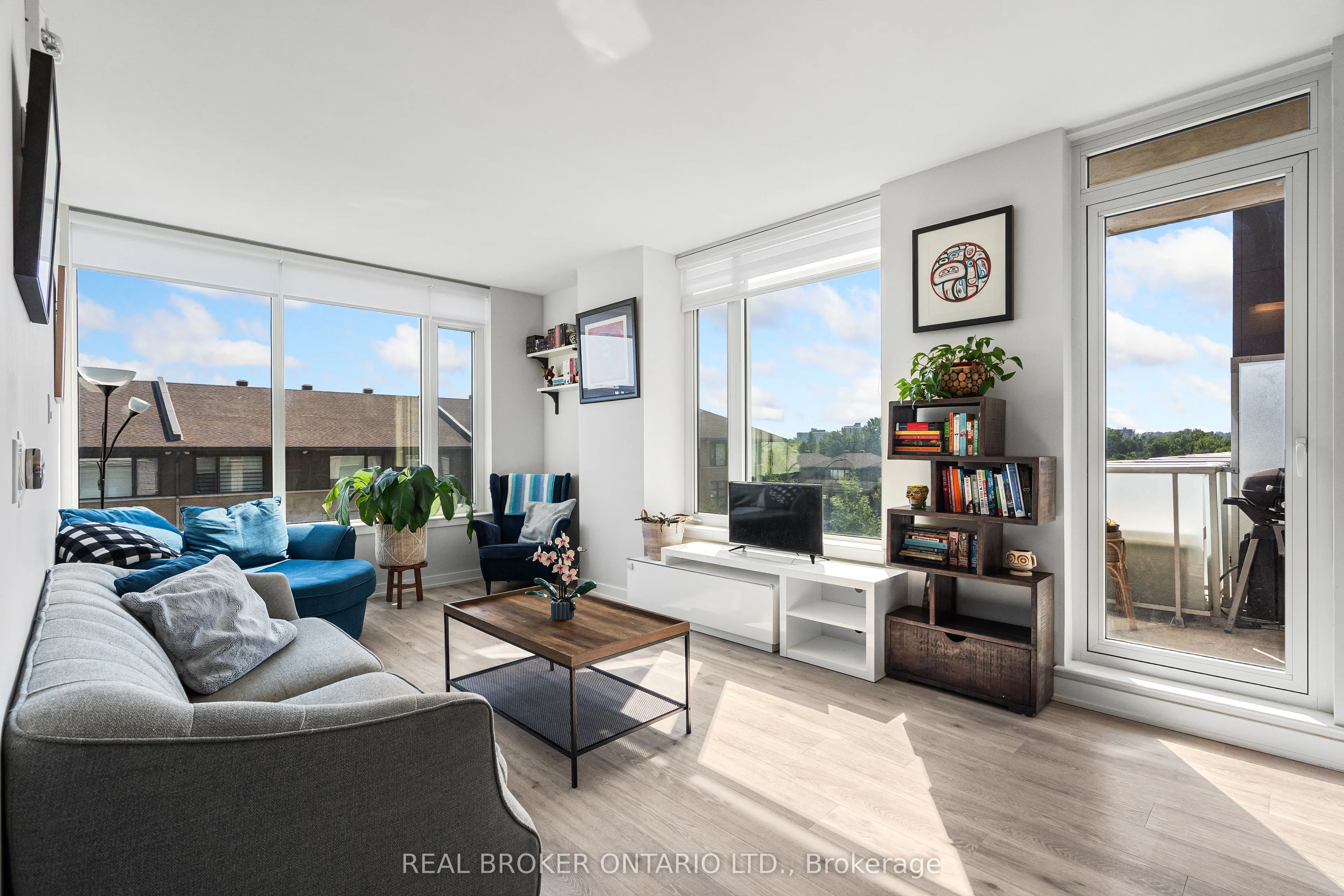 530 De Mazenod Avenue, #310
