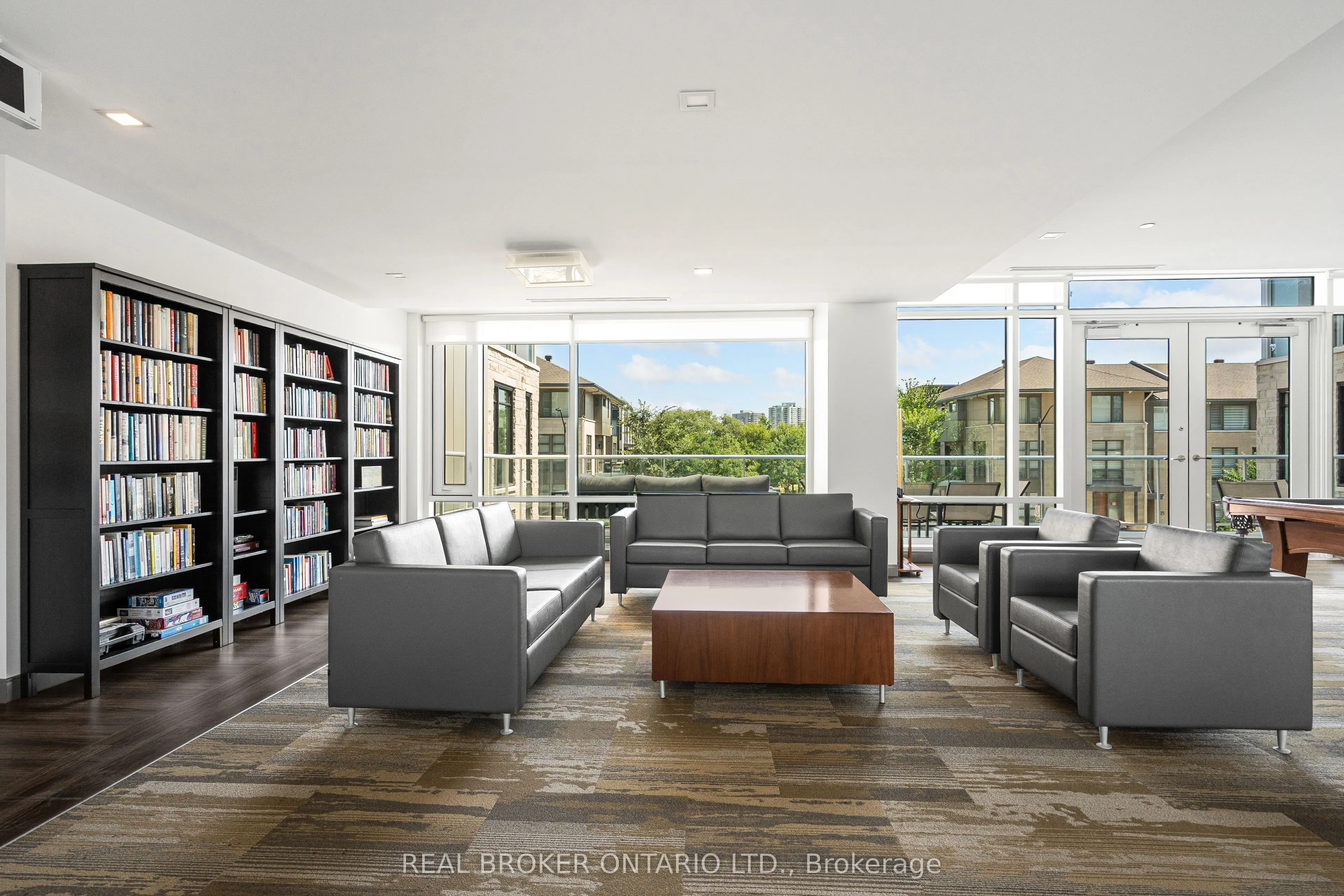 530 De Mazenod Avenue, #310