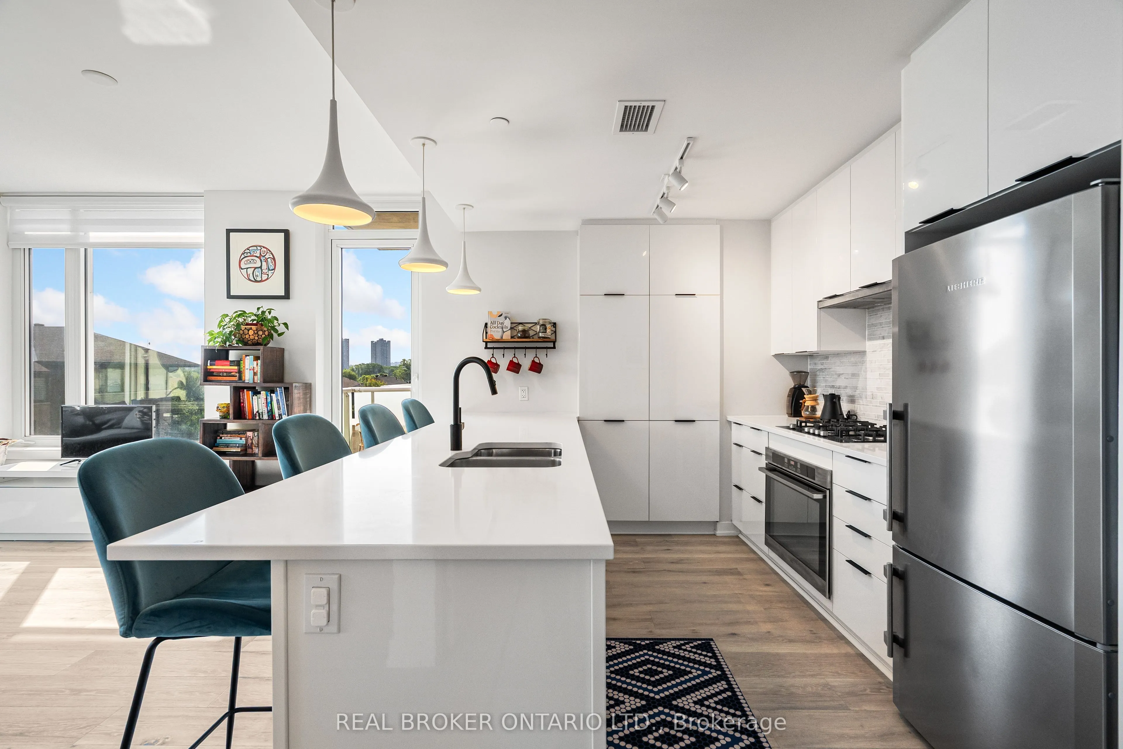 530 De Mazenod Avenue, #310