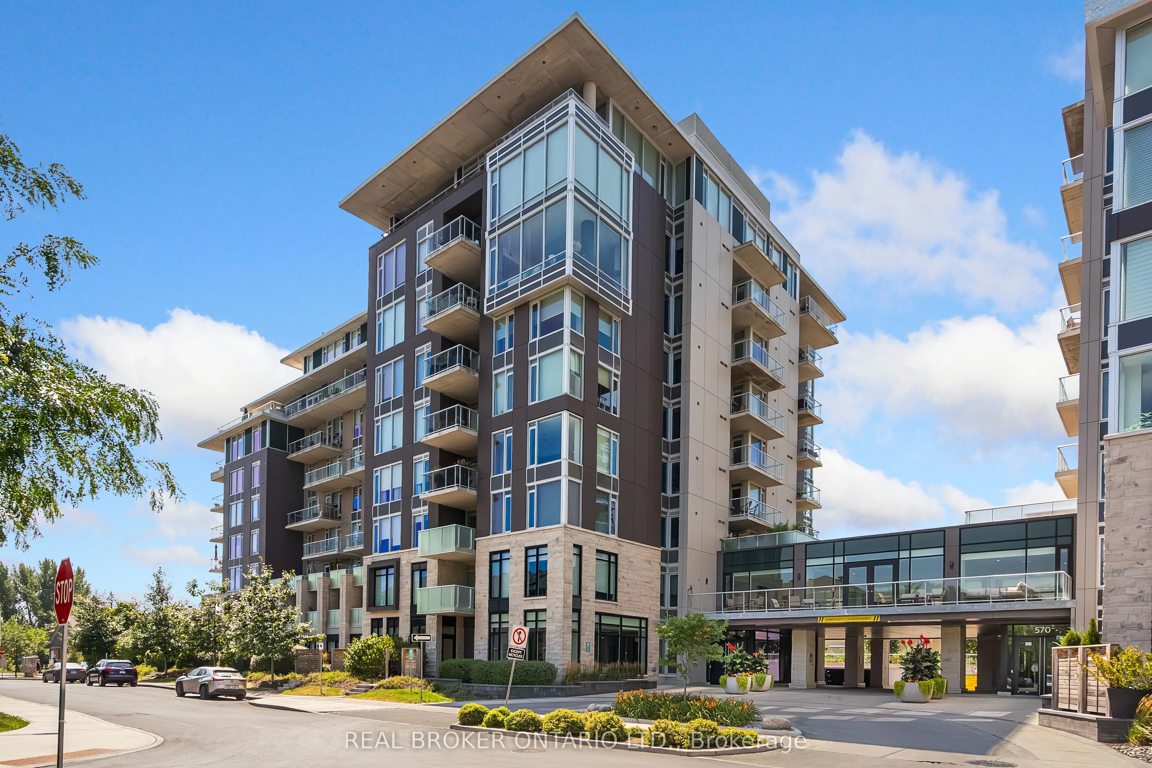 530 De Mazenod Avenue, #310