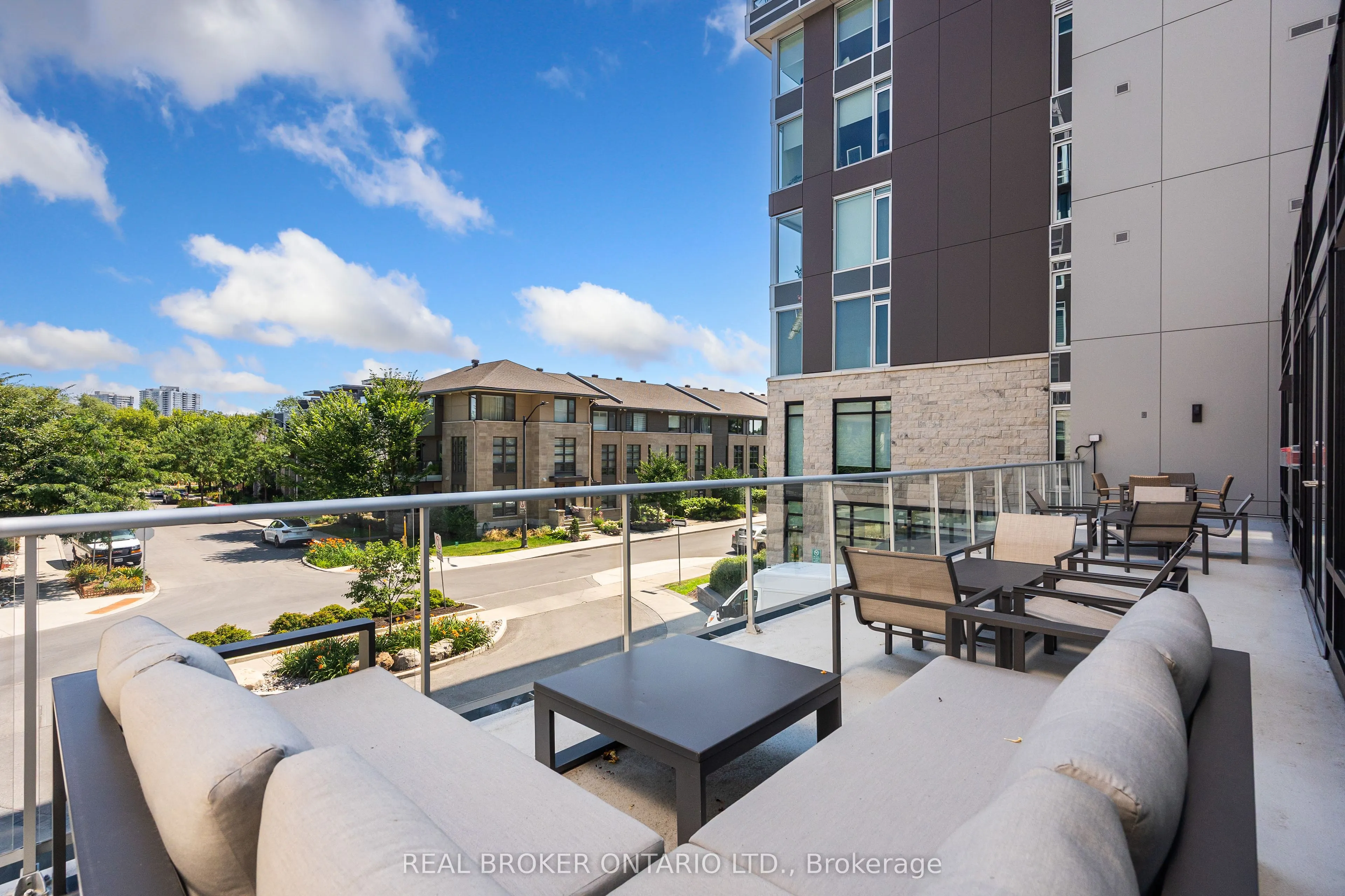530 De Mazenod Avenue, #310