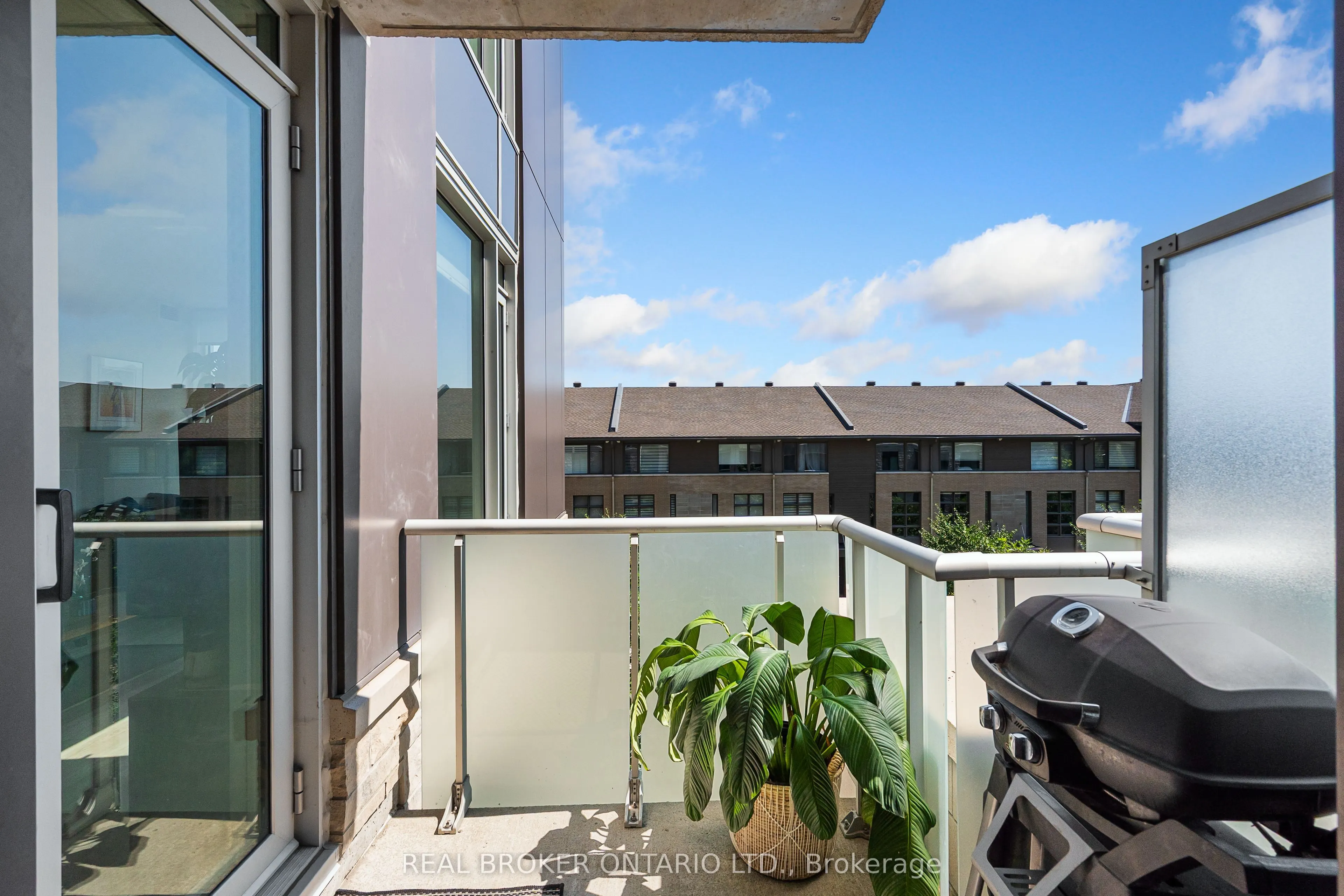 530 De Mazenod Avenue, #310