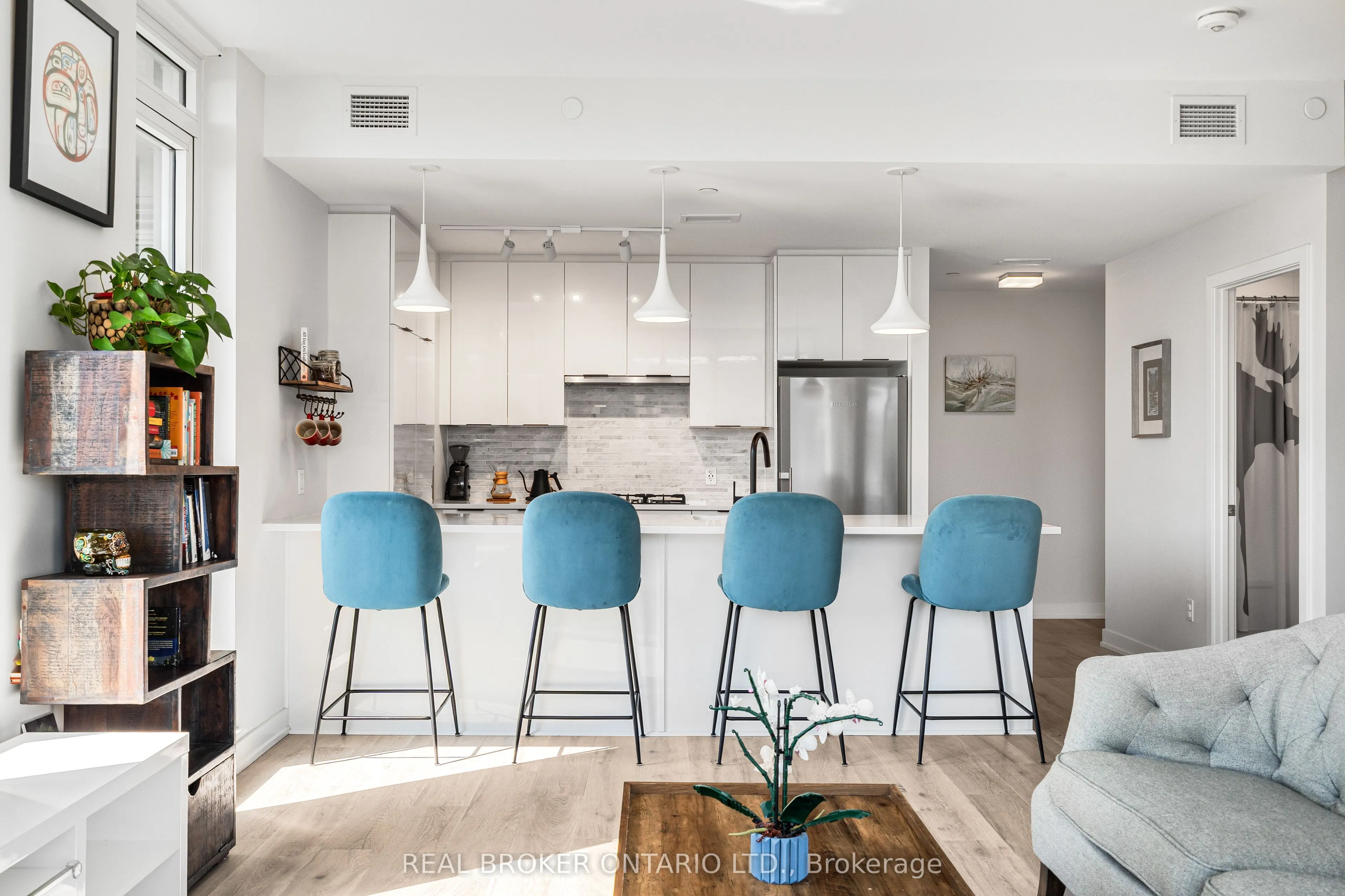 530 De Mazenod Avenue, #310