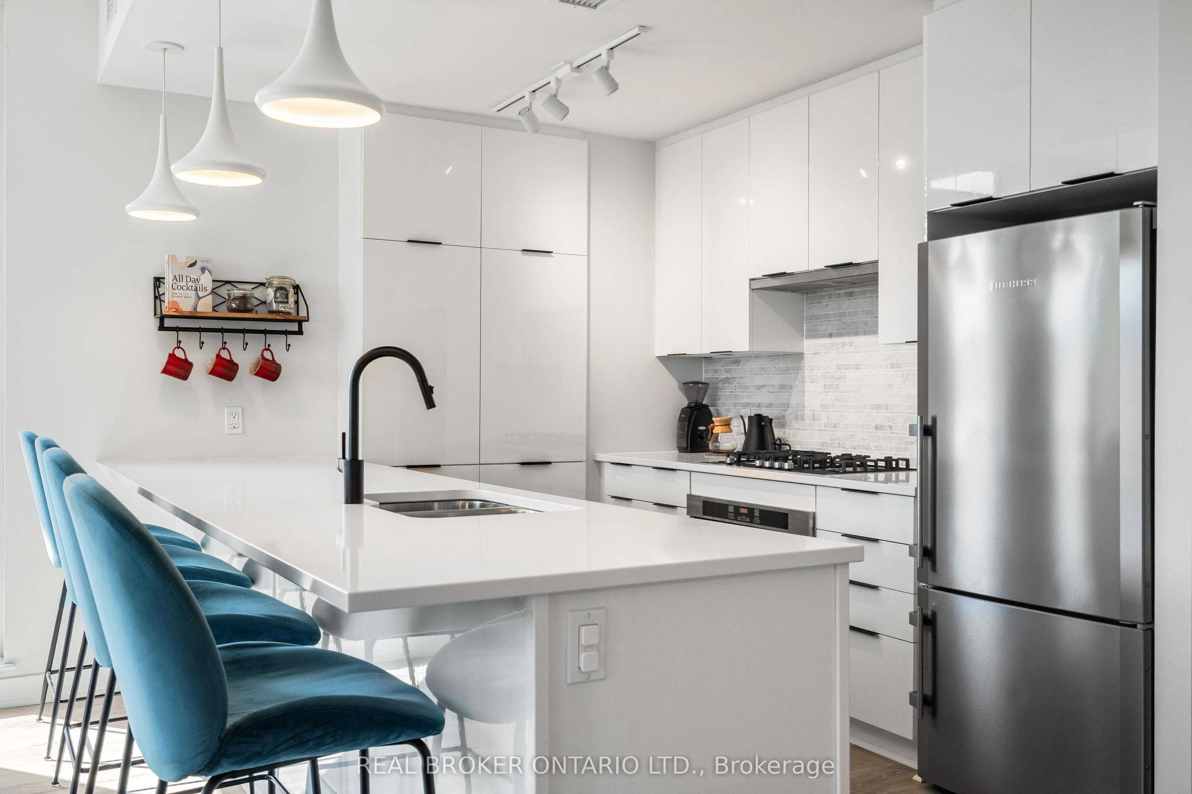 530 De Mazenod Avenue, #310
