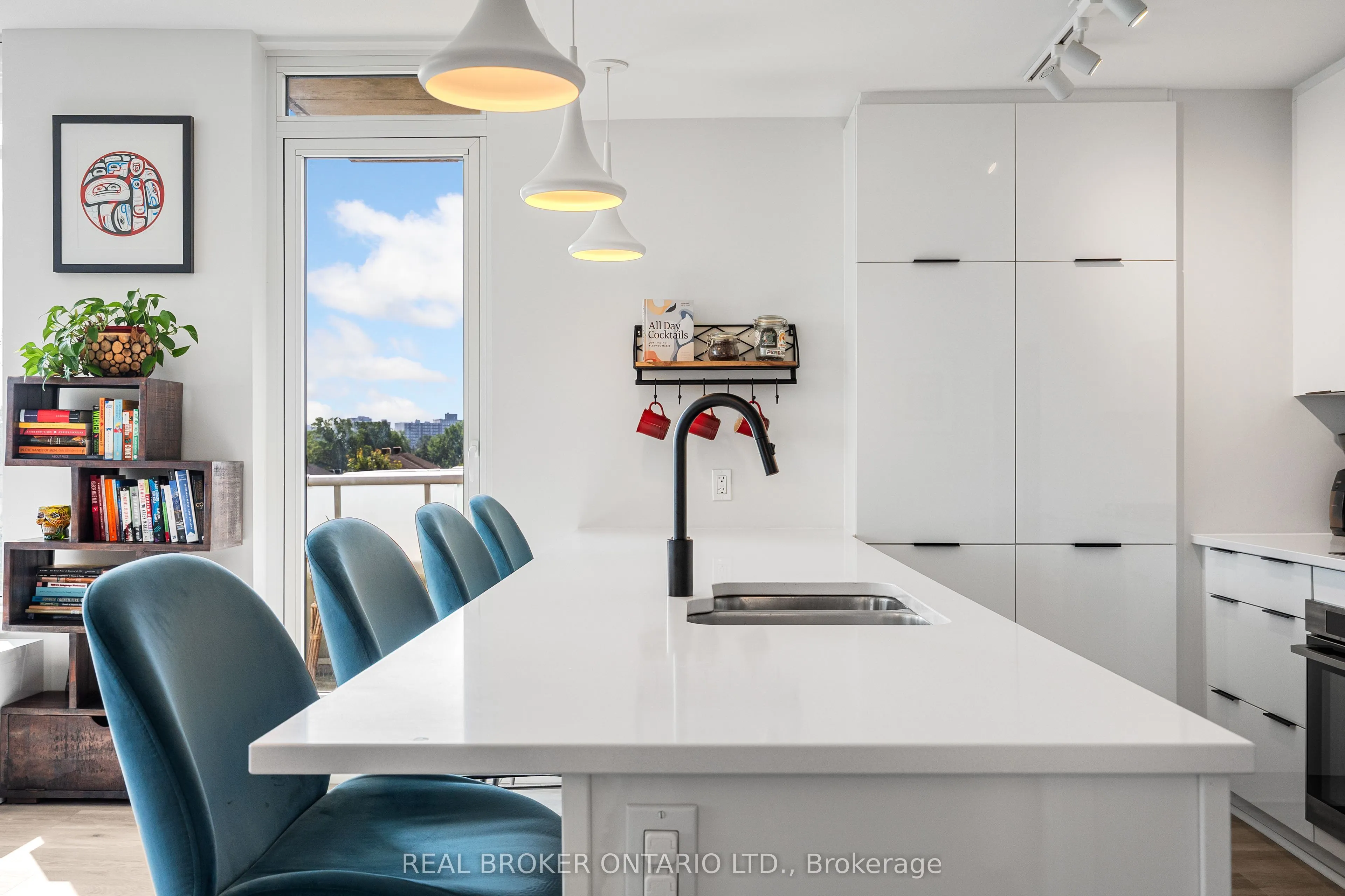 530 De Mazenod Avenue, #310