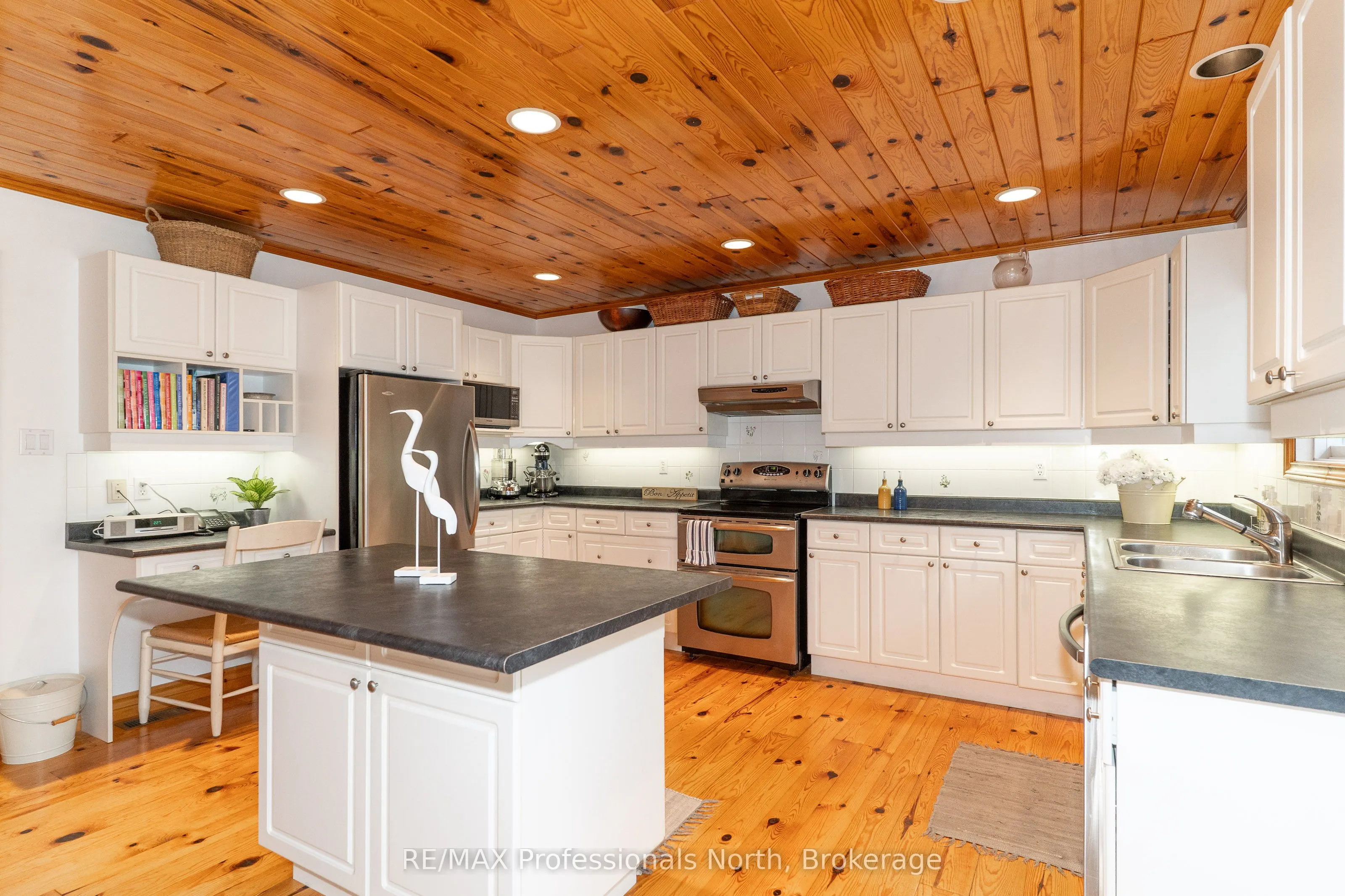 1140 Seabreeze Road