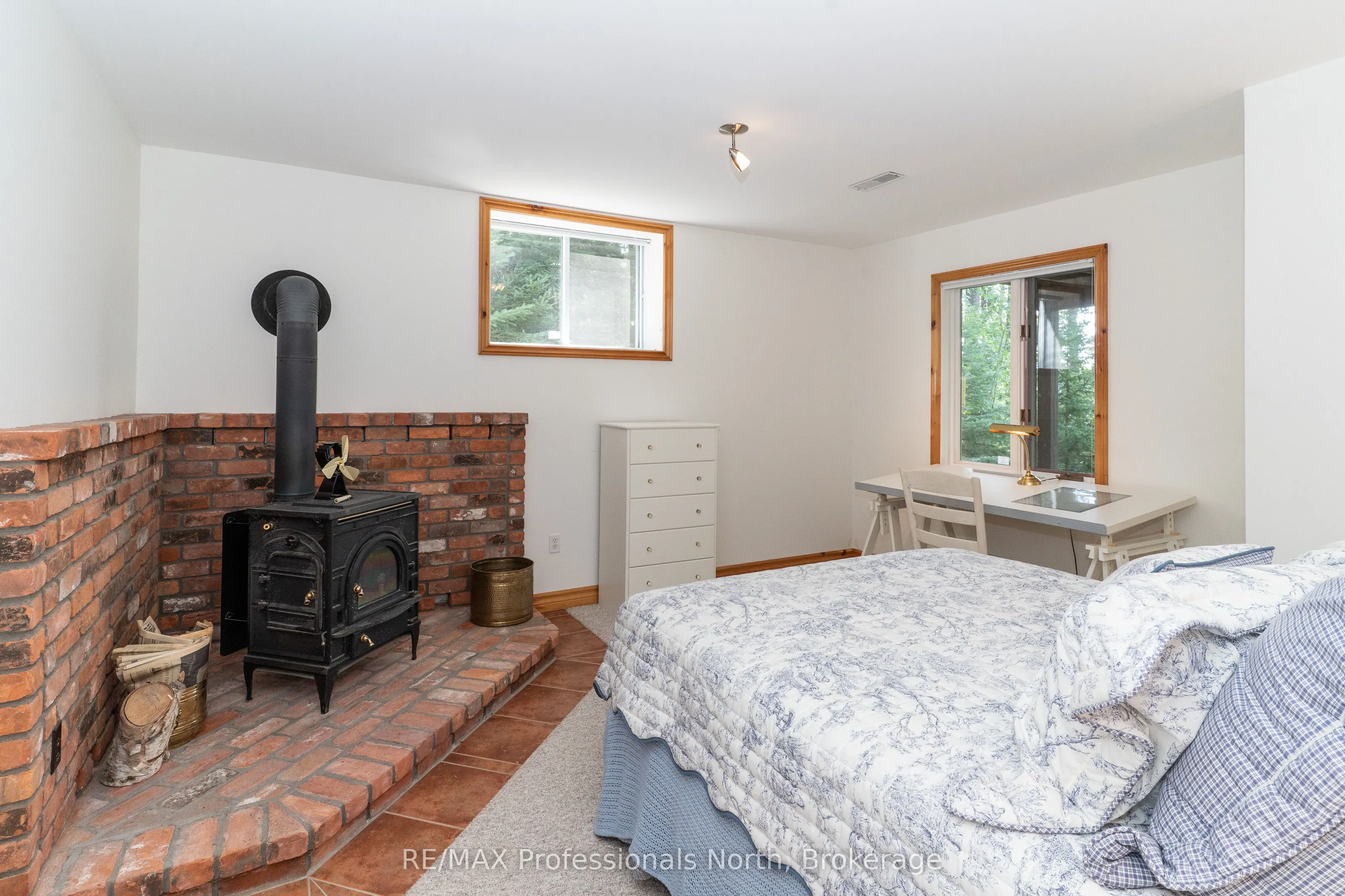 1140 Seabreeze Road