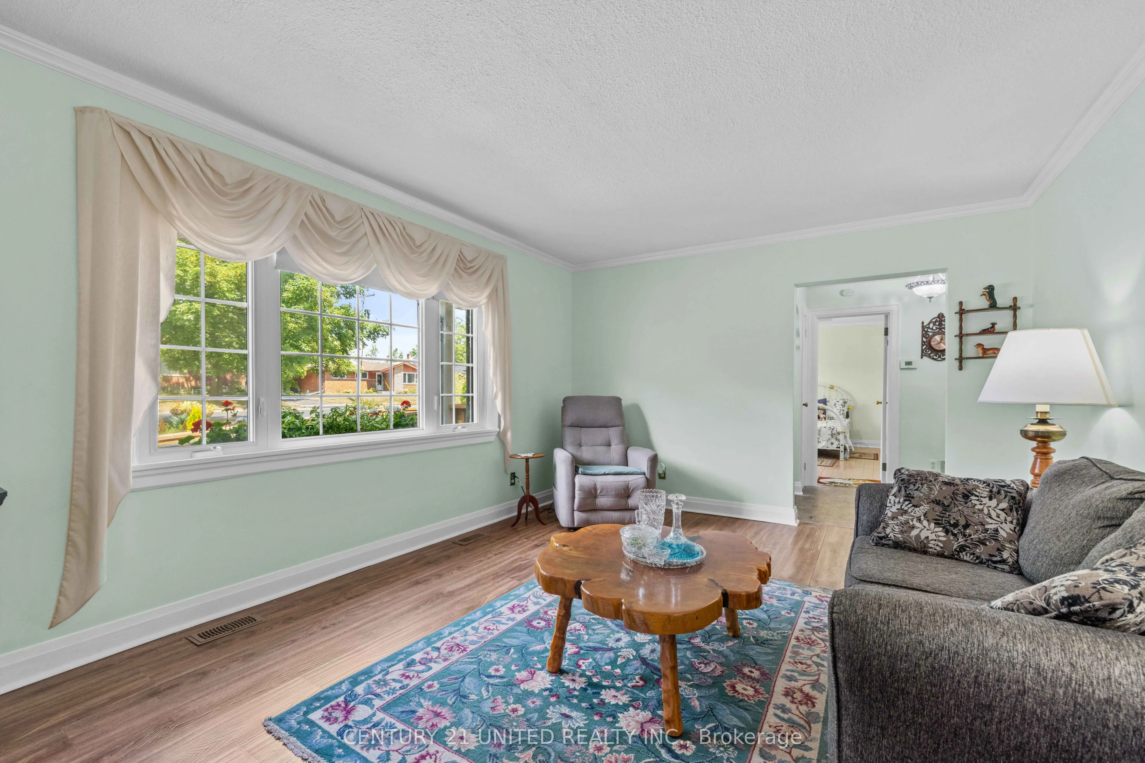 291 Sunset Boulevard