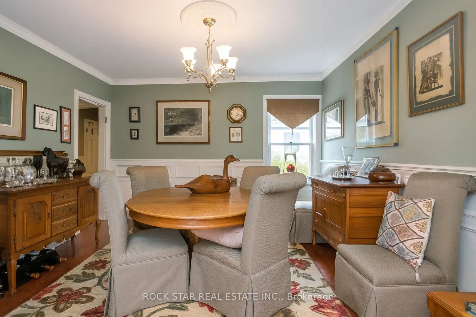 319 Queen Street S, #Main
