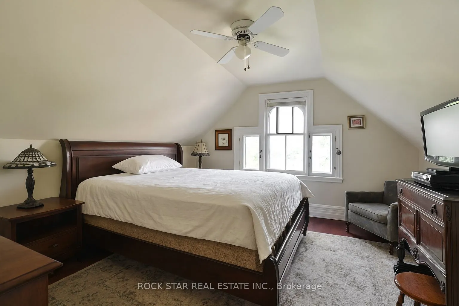319 Queen Street S, #Main
