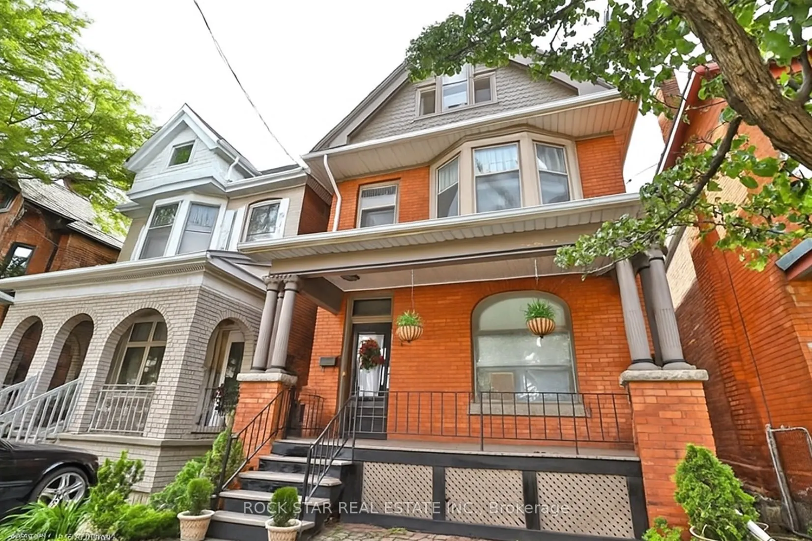 319 Queen Street S, #Main