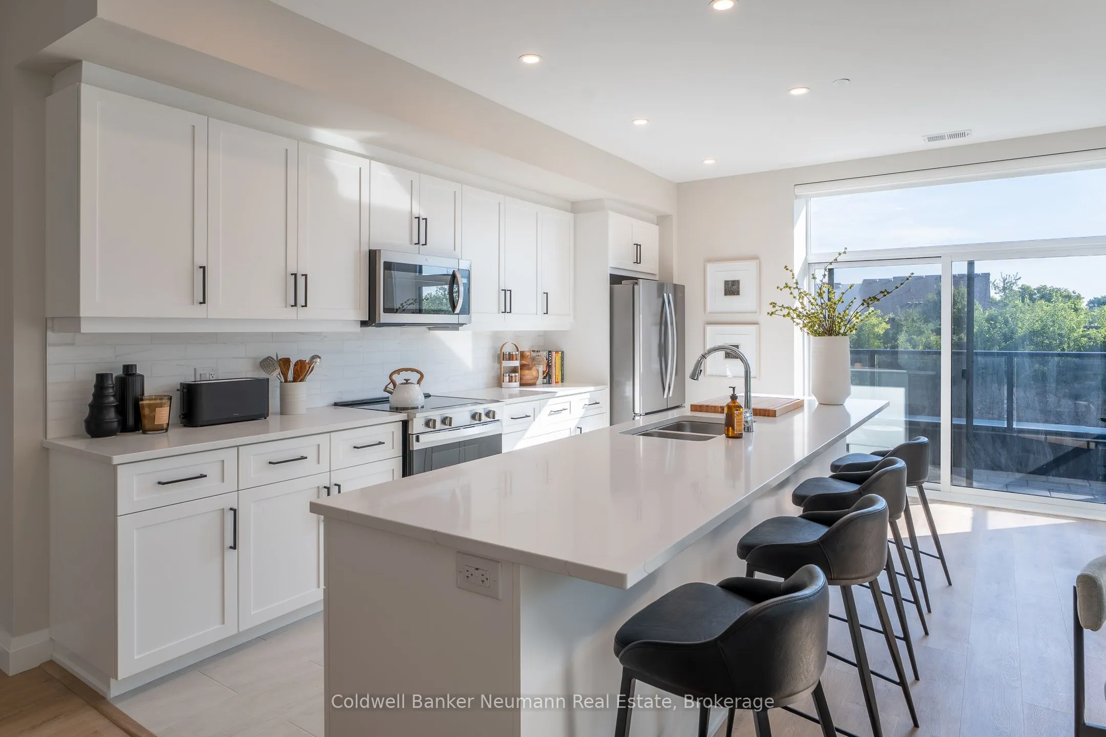 1882 Gordon Street, #216