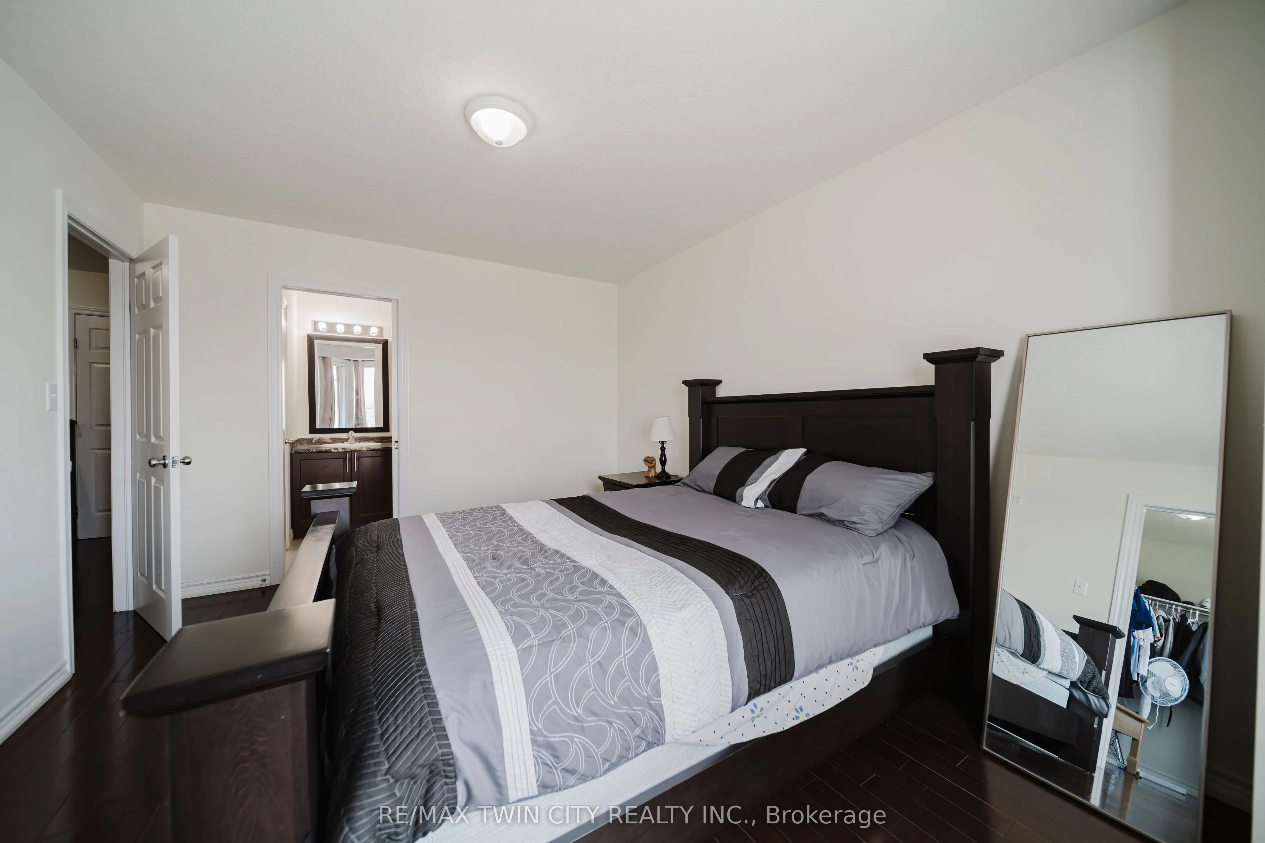 975 Strasburg Road, #22B