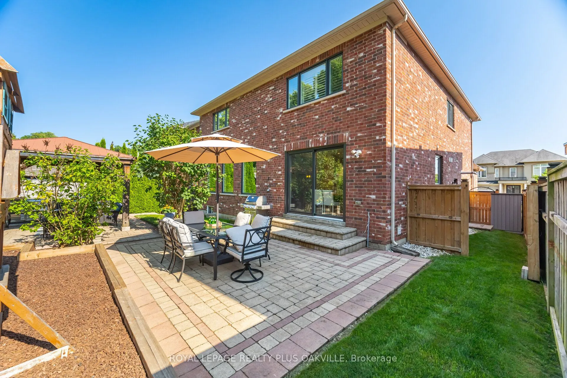 64 Sutherland Crescent