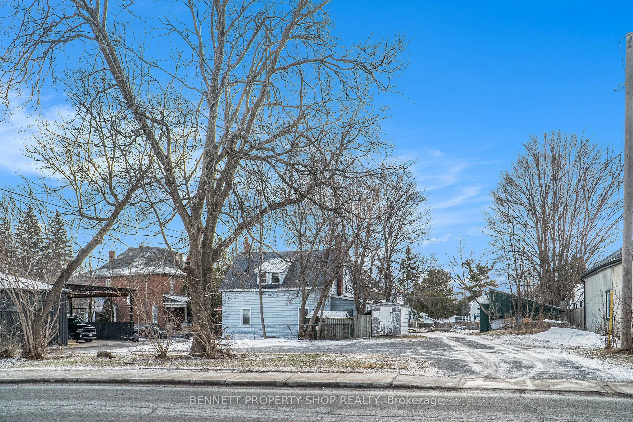 119 & 125 Daniel Street N
