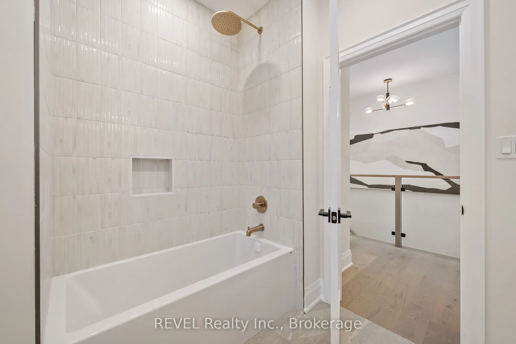 8 Accursi Crescent