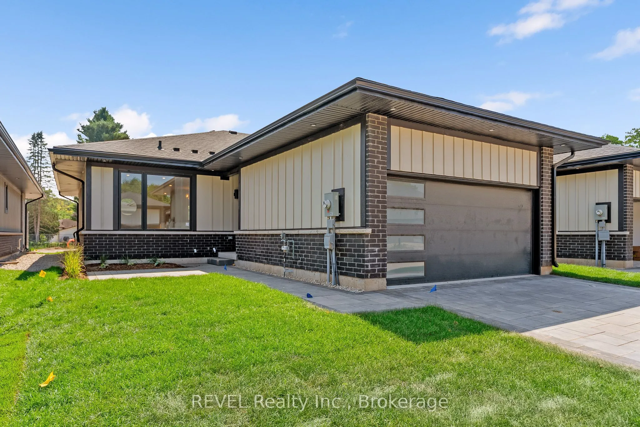 8 Accursi Crescent