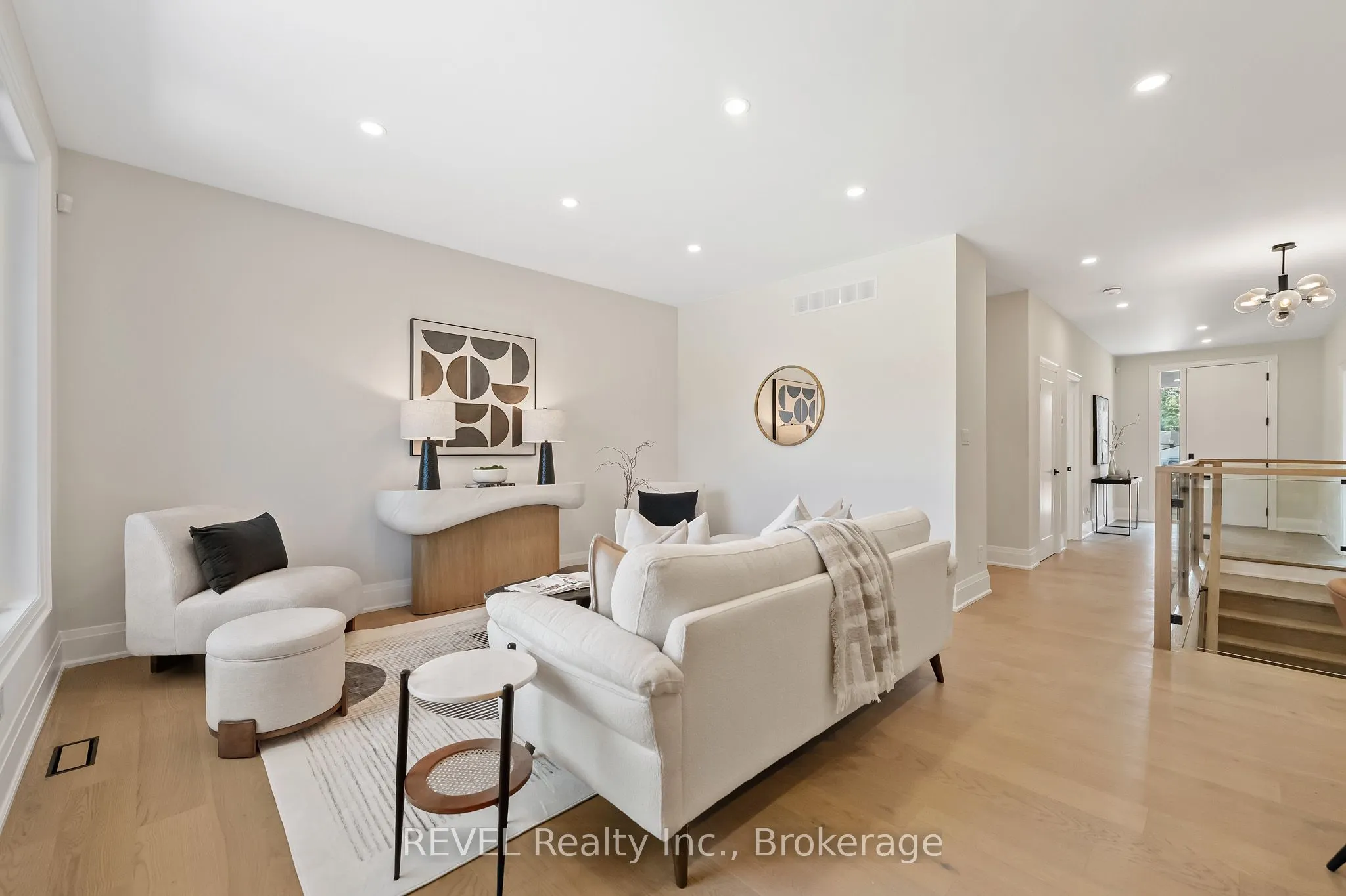 8 Accursi Crescent