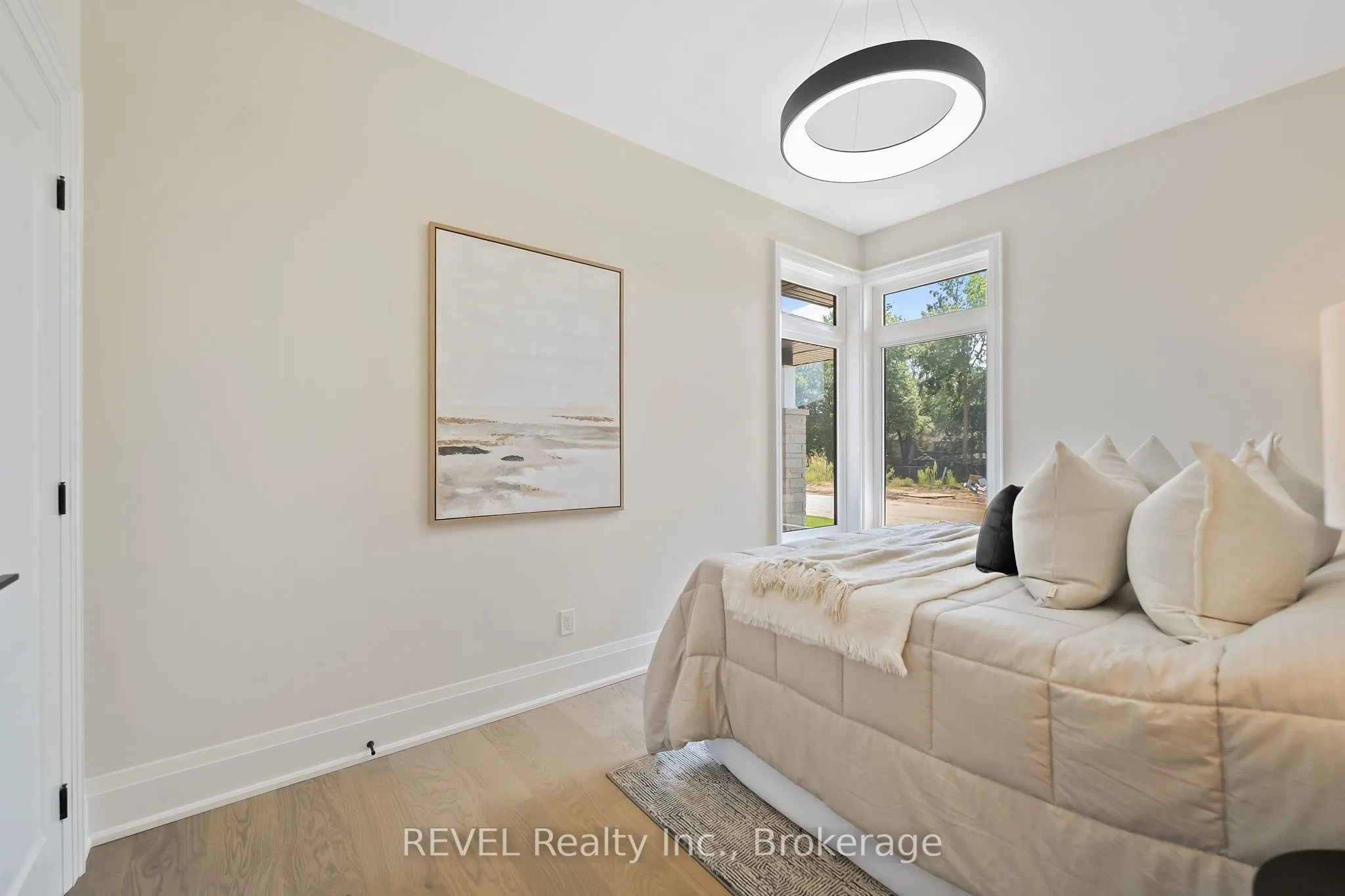 8 Accursi Crescent