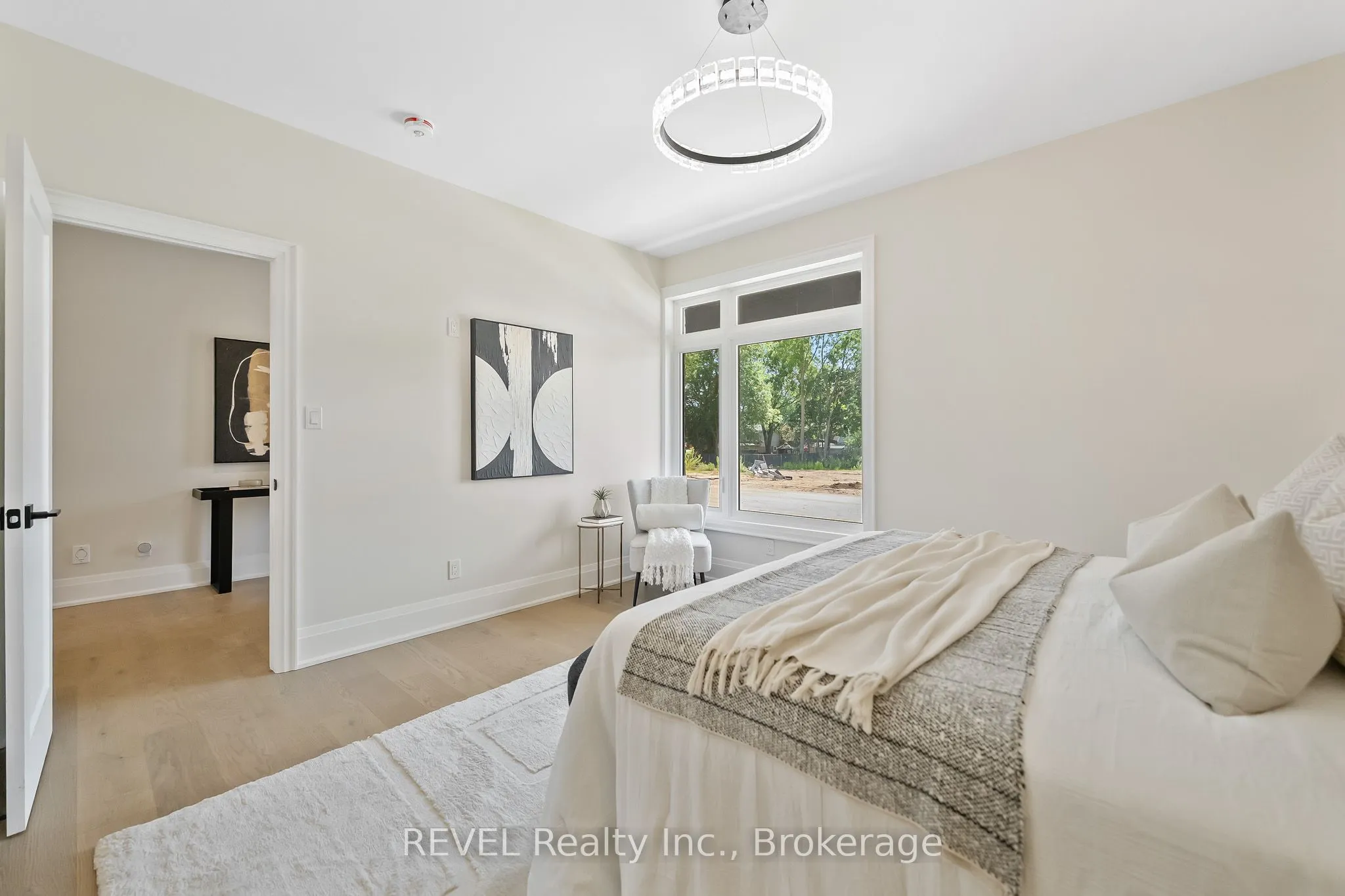 8 Accursi Crescent