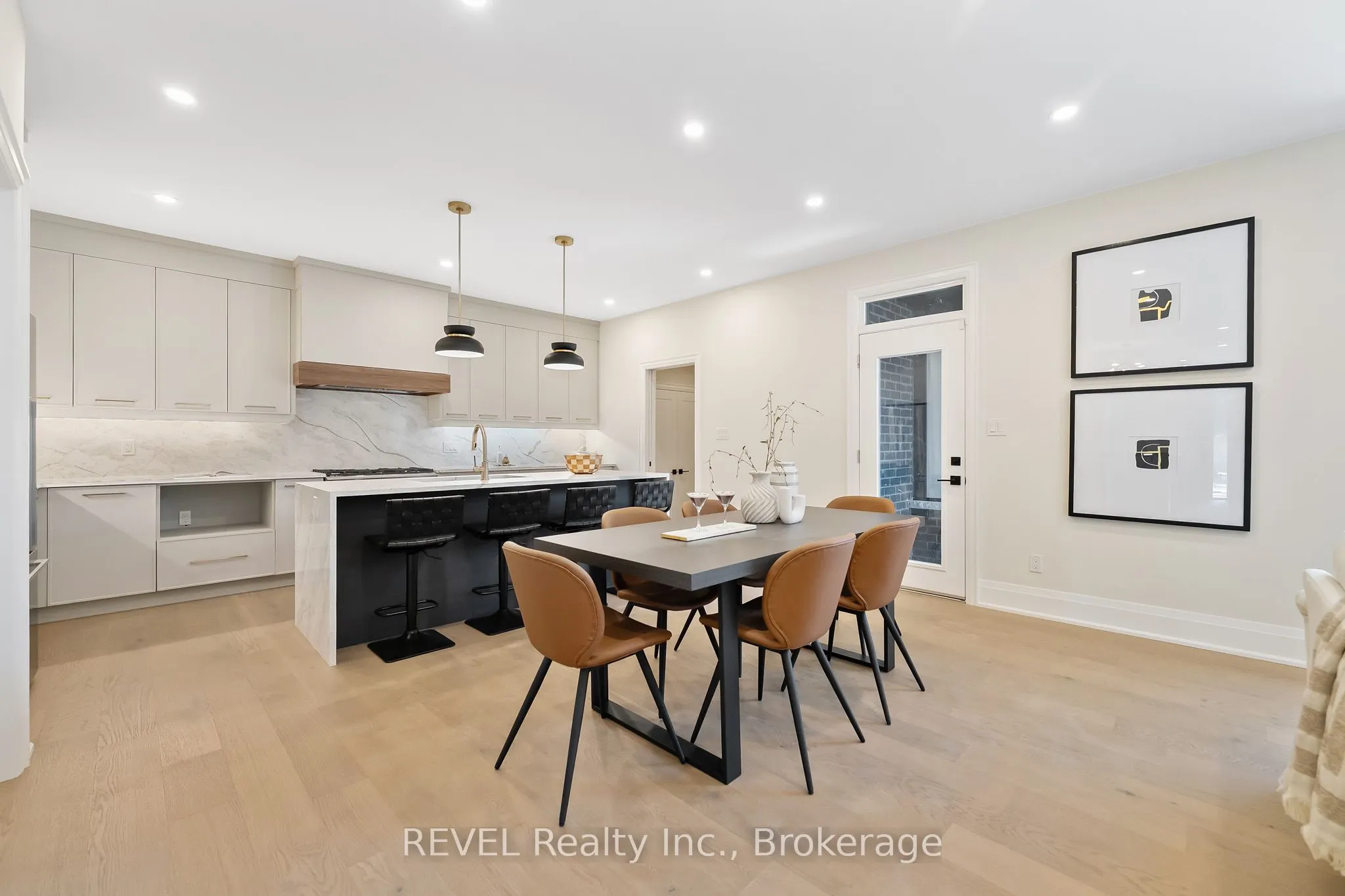 8 Accursi Crescent