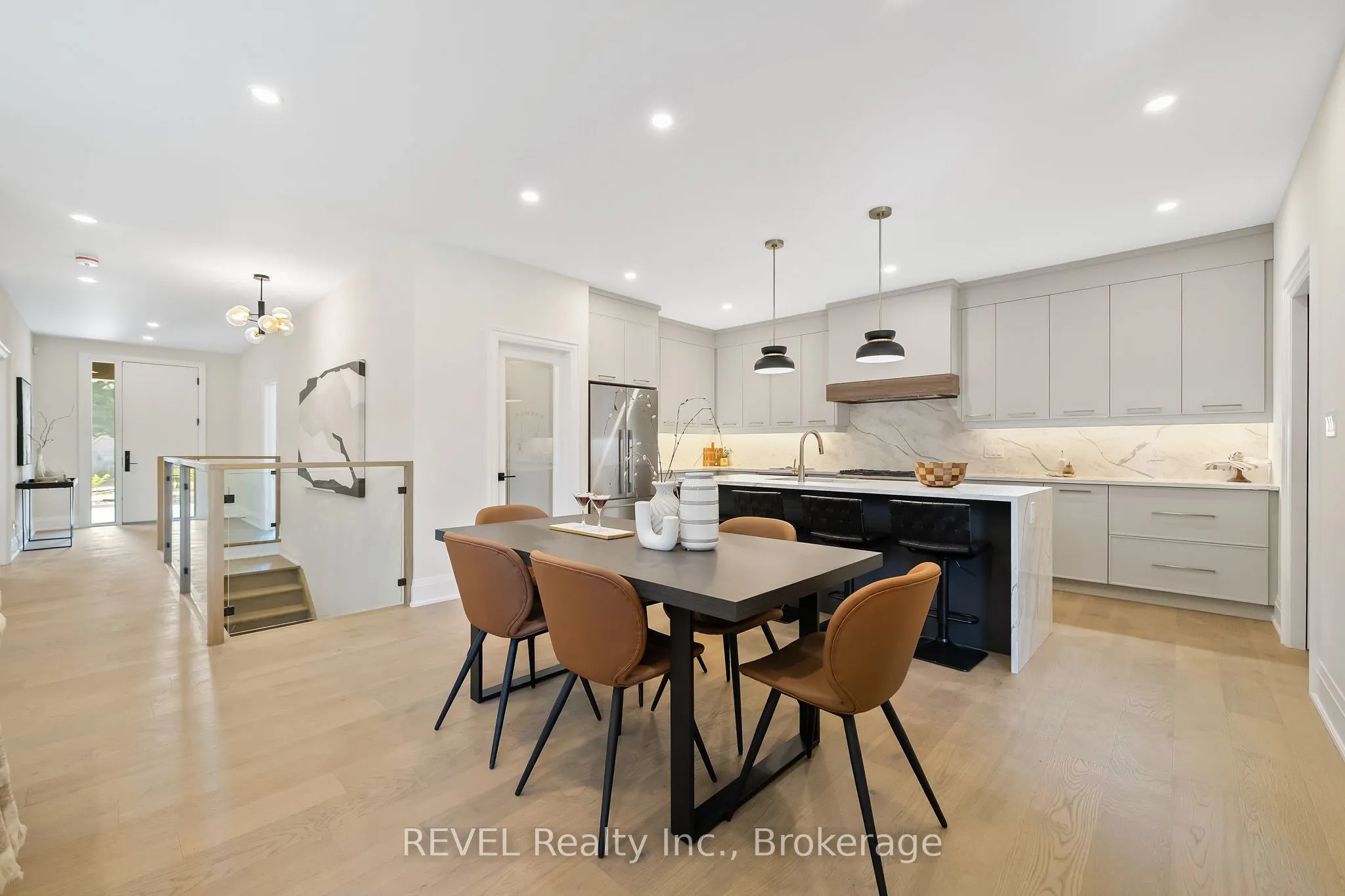 8 Accursi Crescent