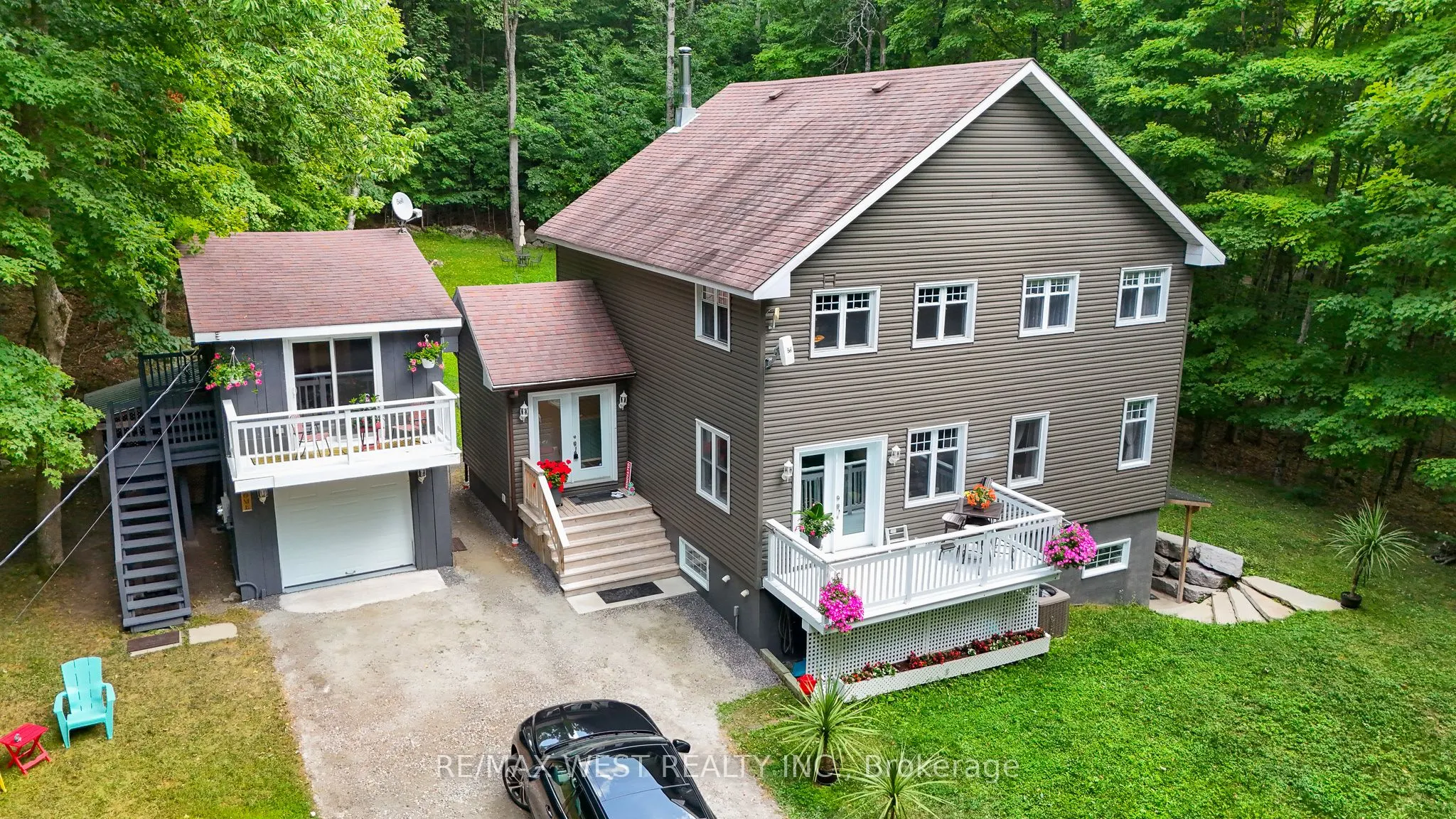 1158 Lorne Lane