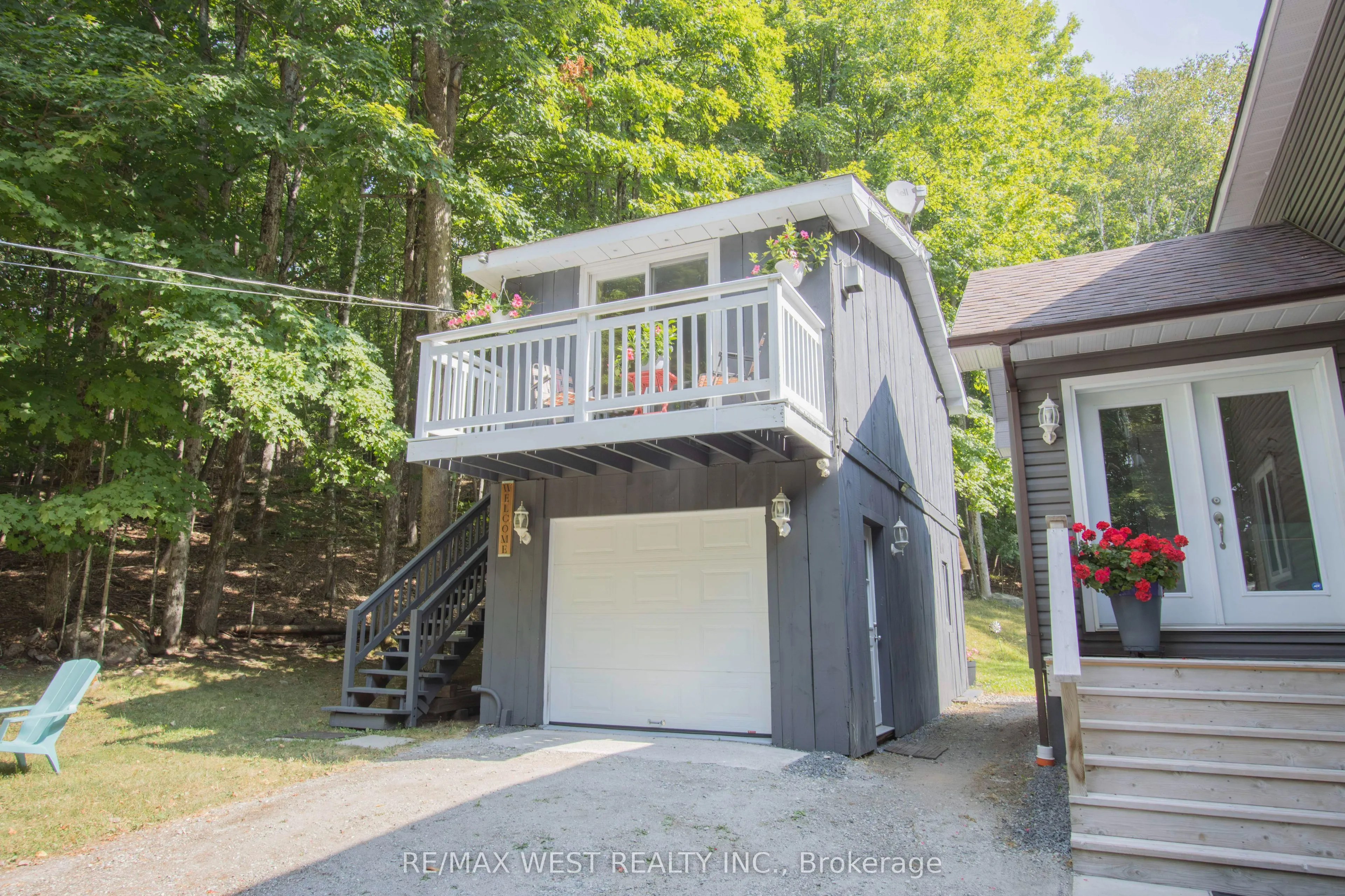 1158 Lorne Lane