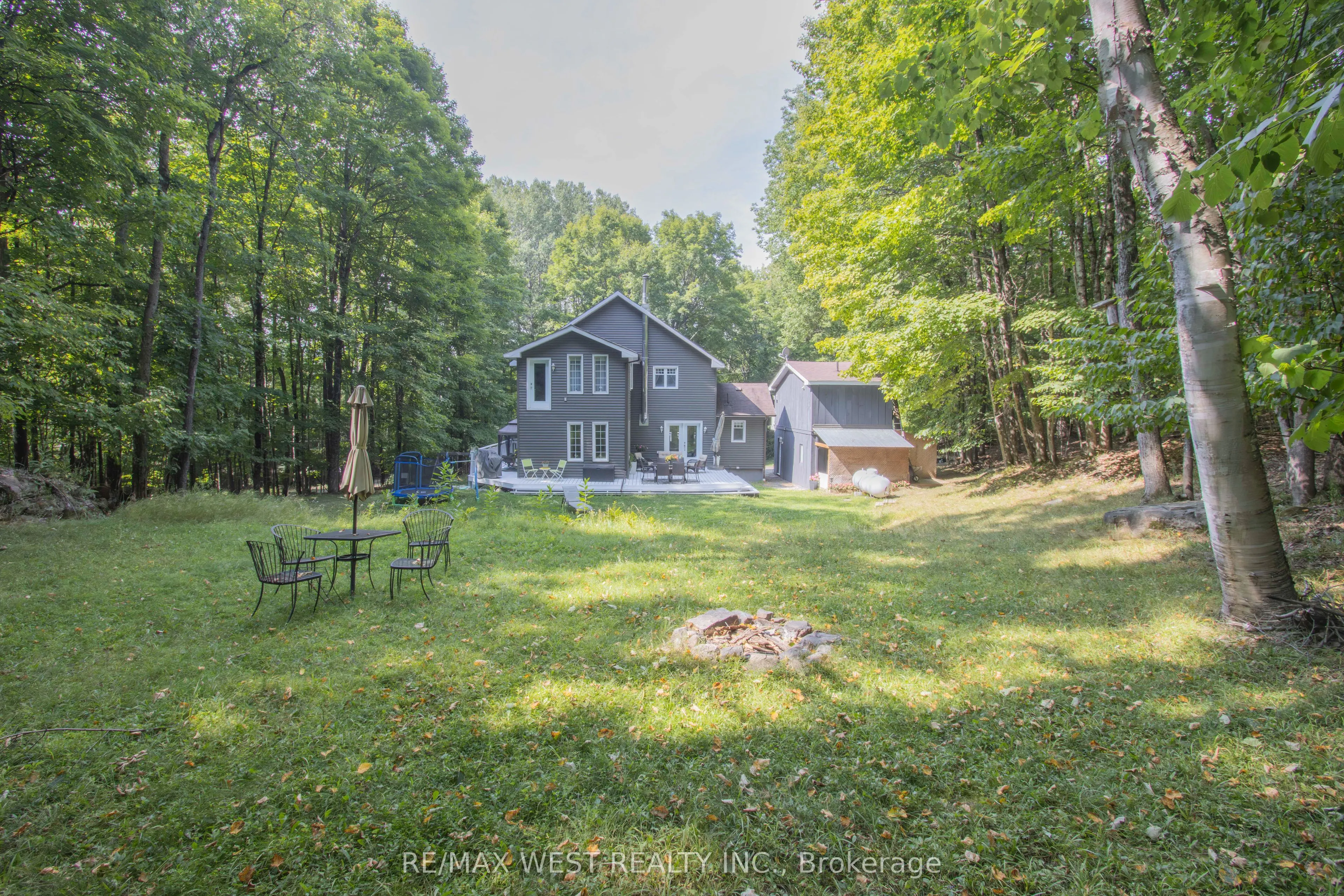 1158 Lorne Lane
