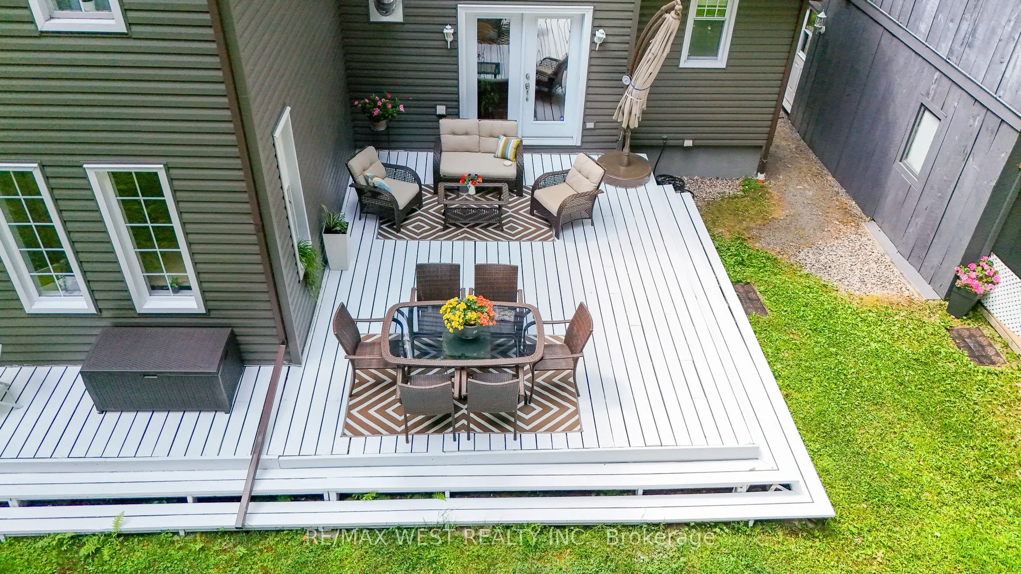 1158 Lorne Lane