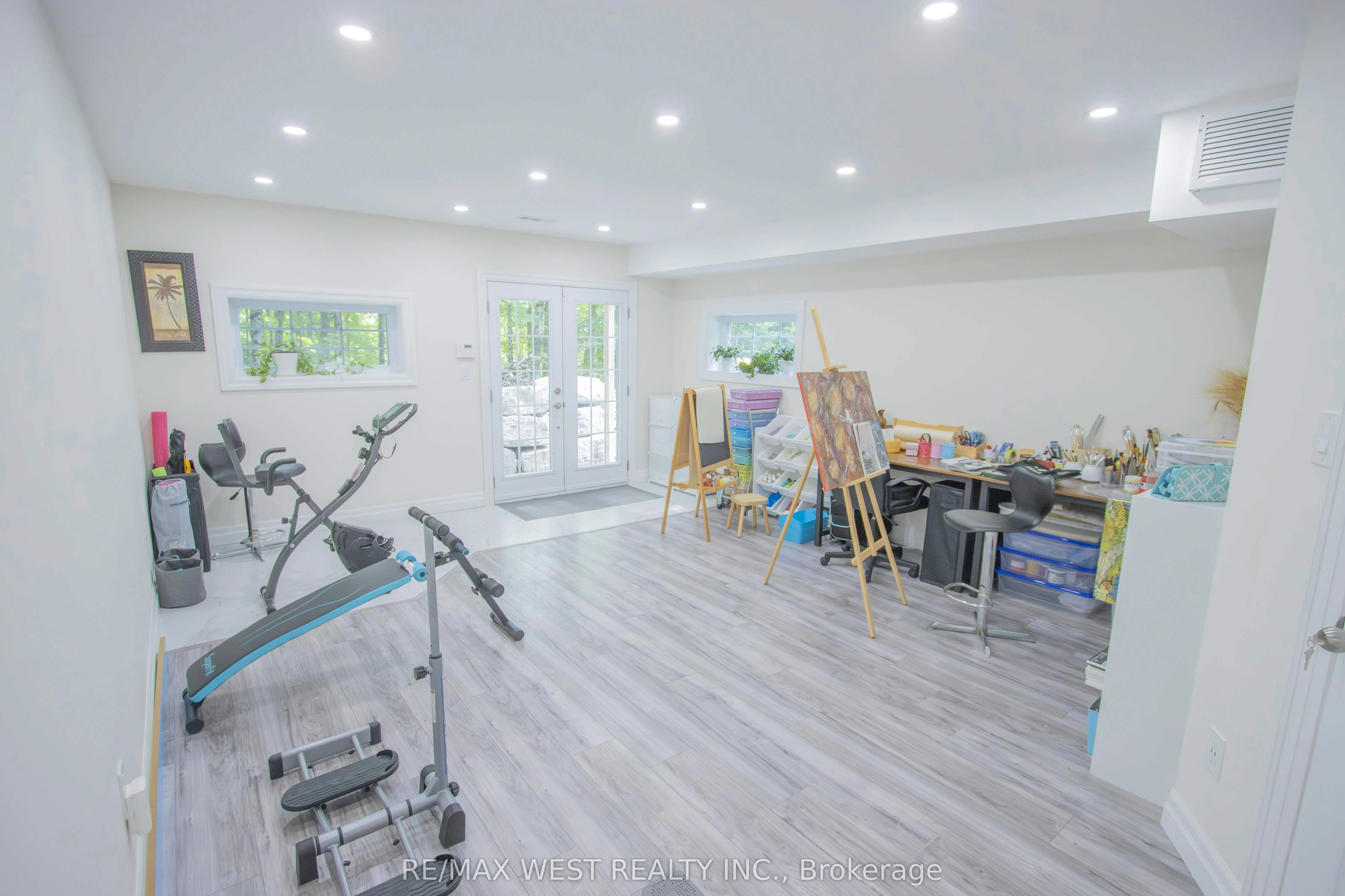 1158 Lorne Lane