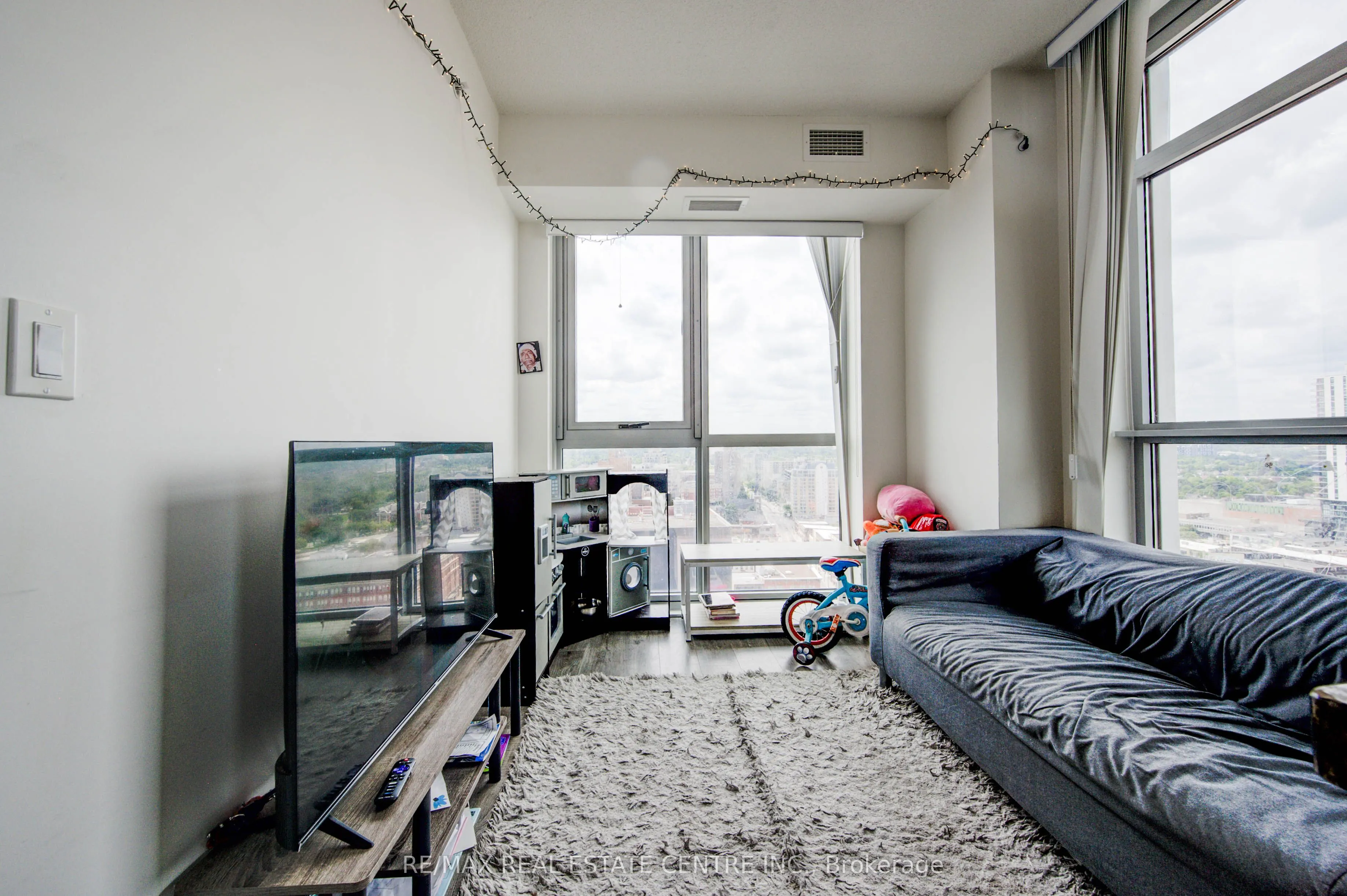 60 Frederick Street, #1809