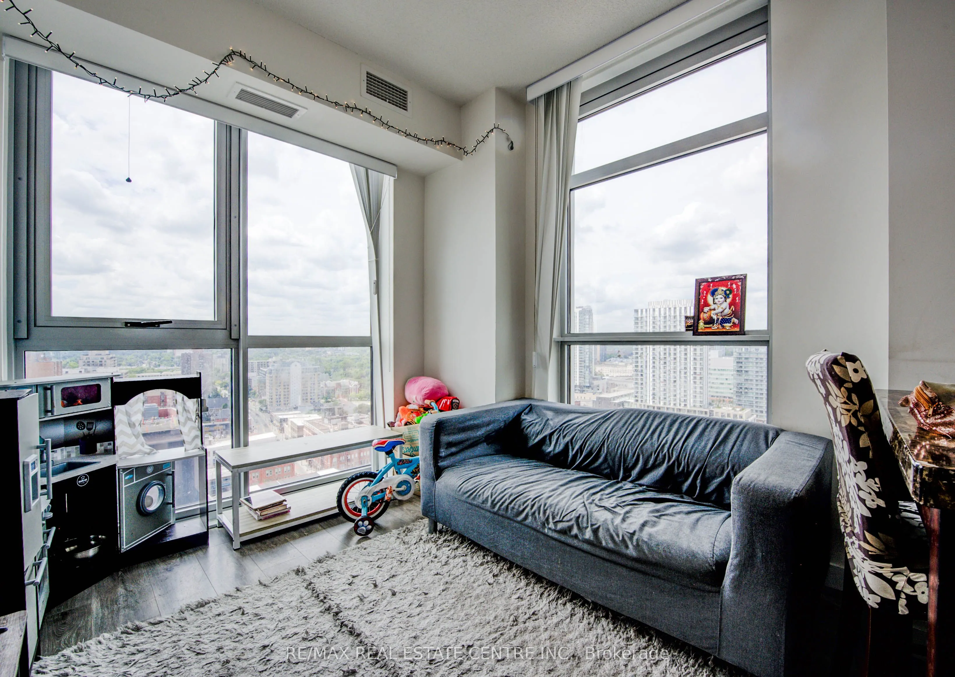 60 Frederick Street, #1809