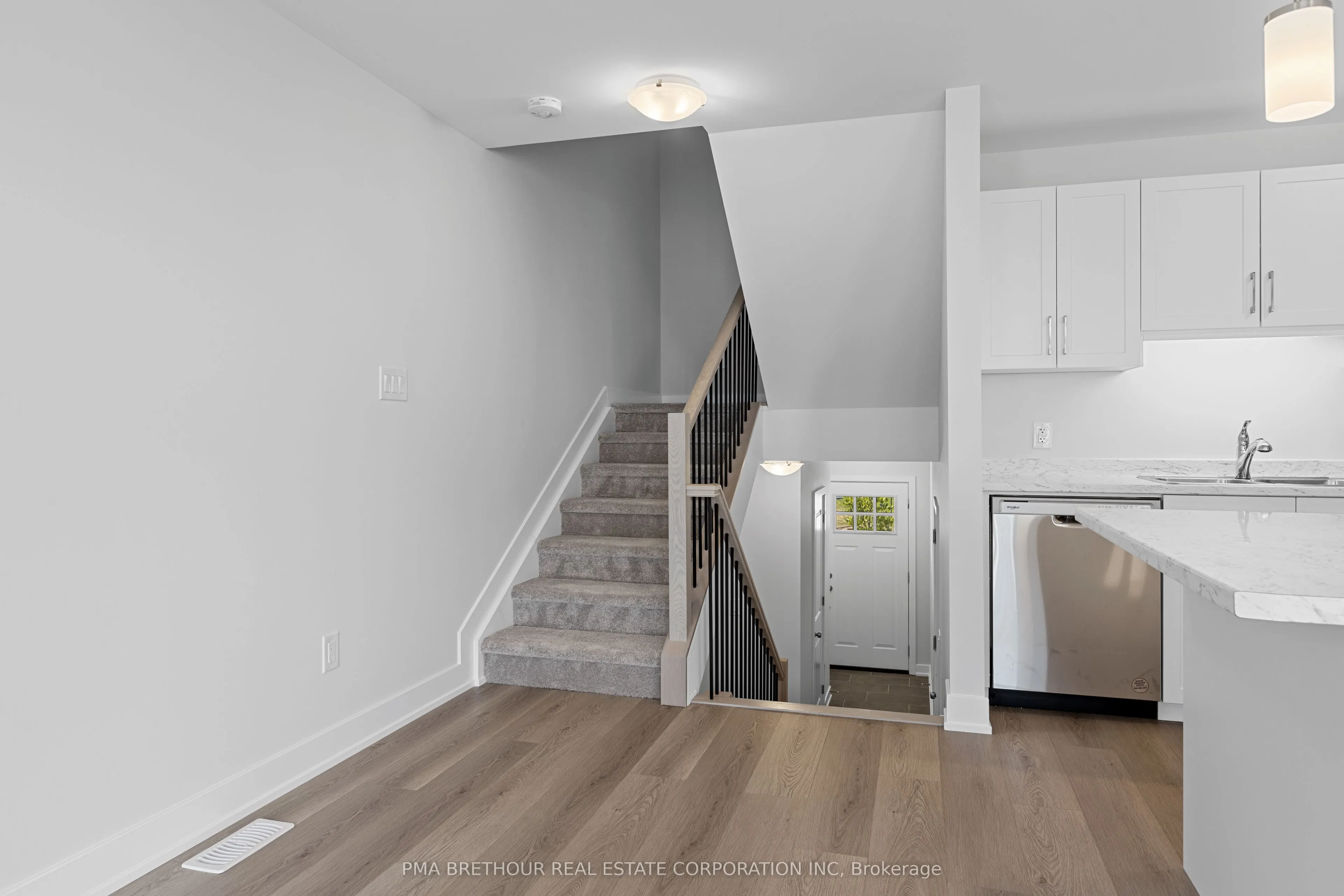 24 Margaret Graham Terrace