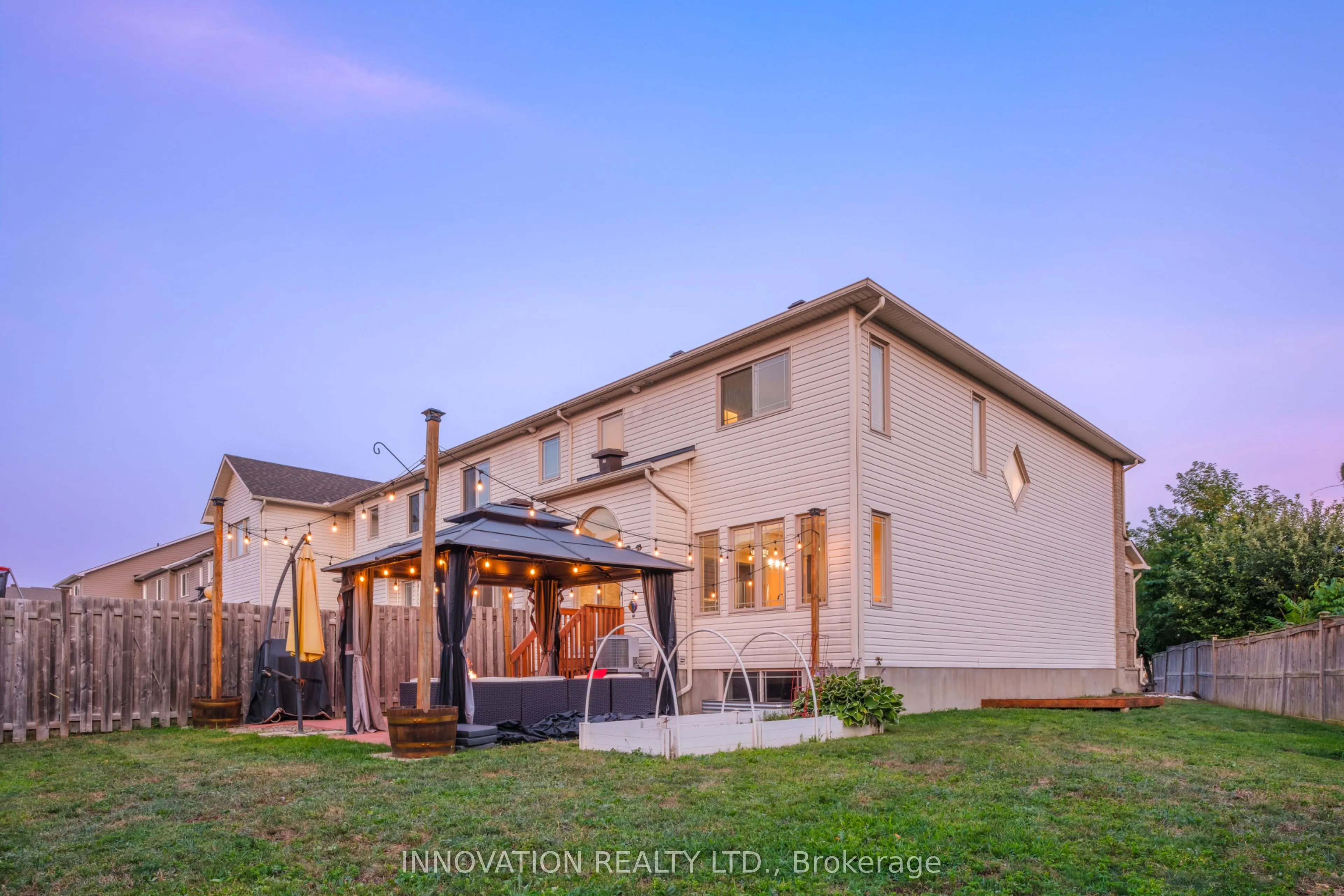 1609 Westhall Way N