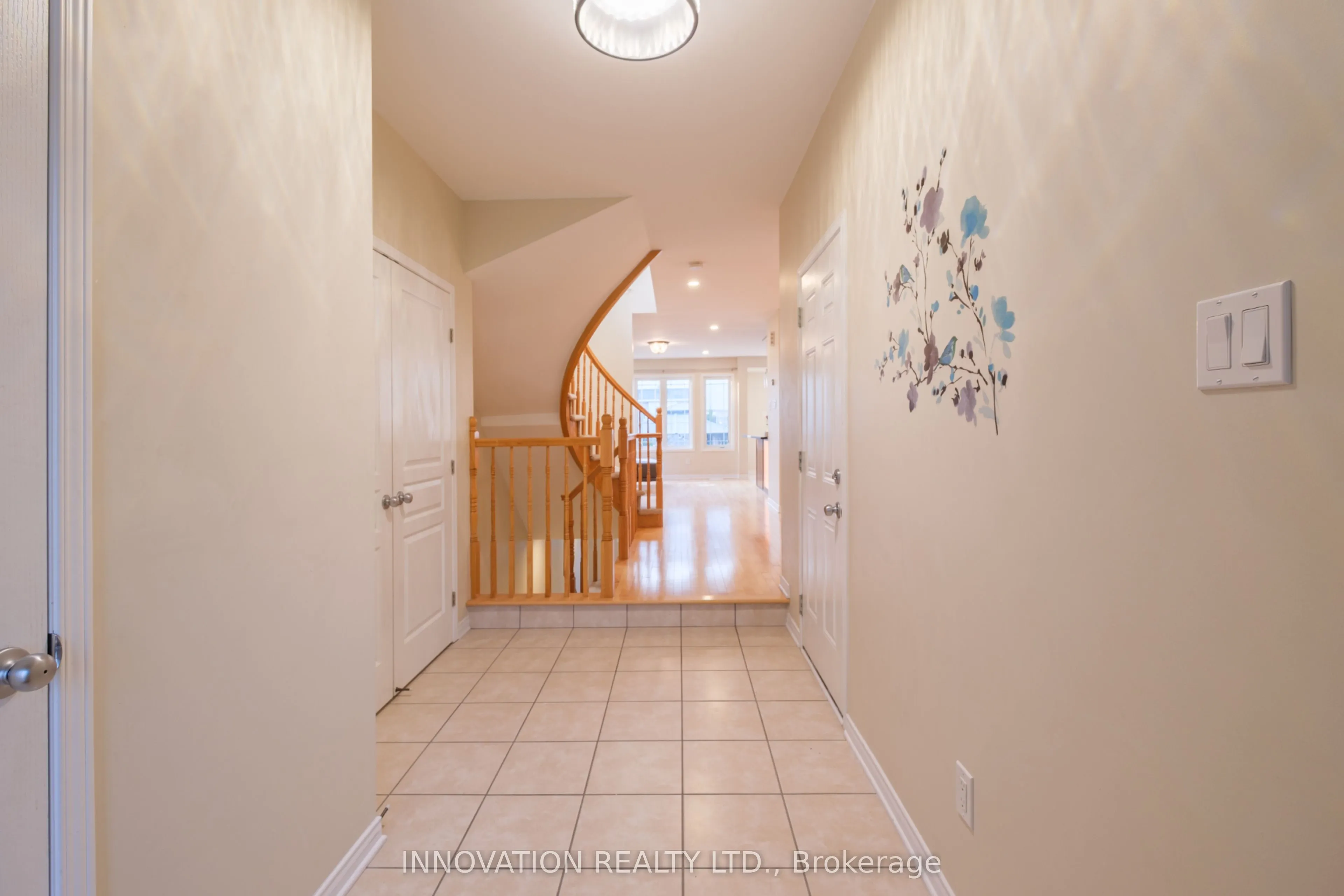 1609 Westhall Way N