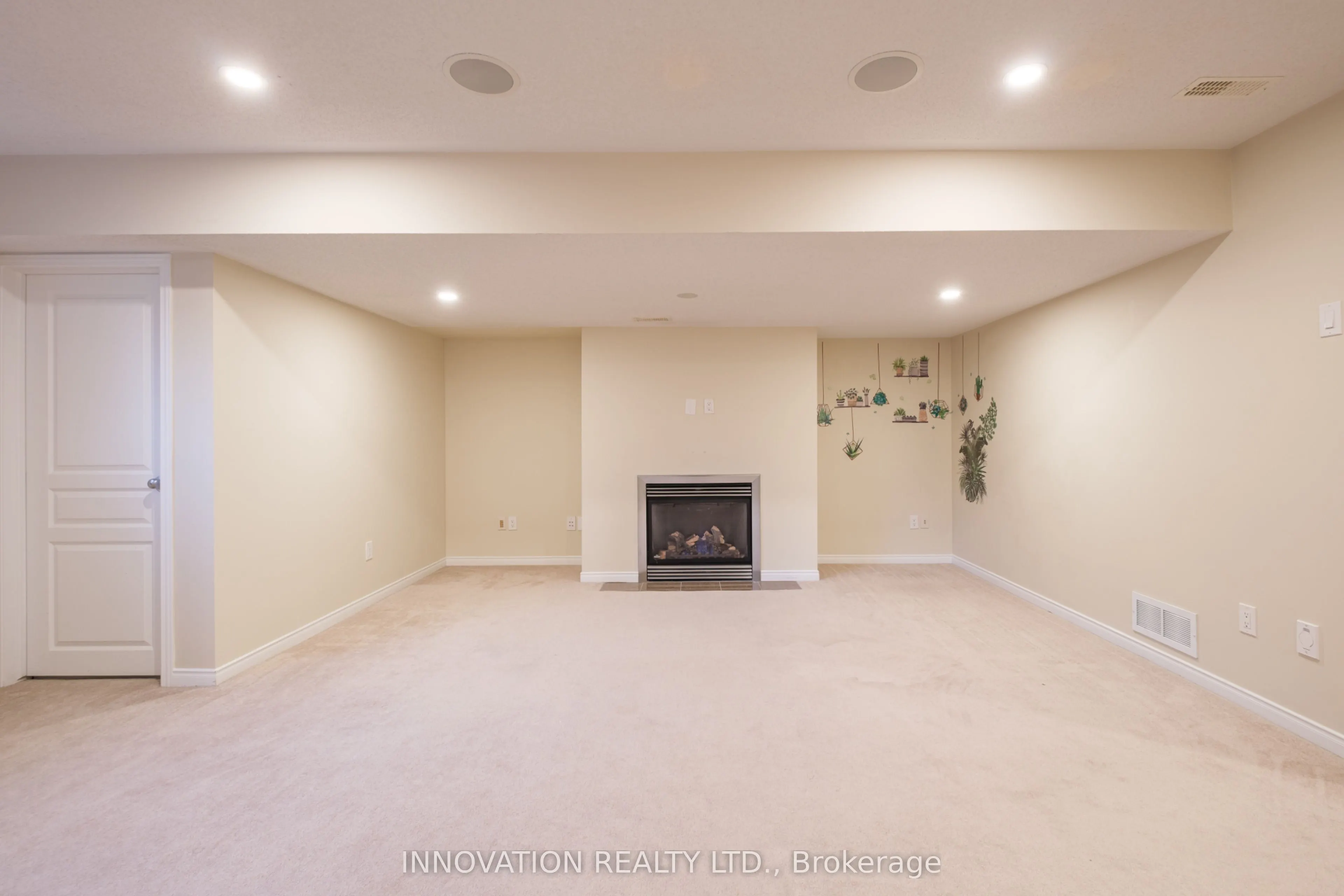 1609 Westhall Way N
