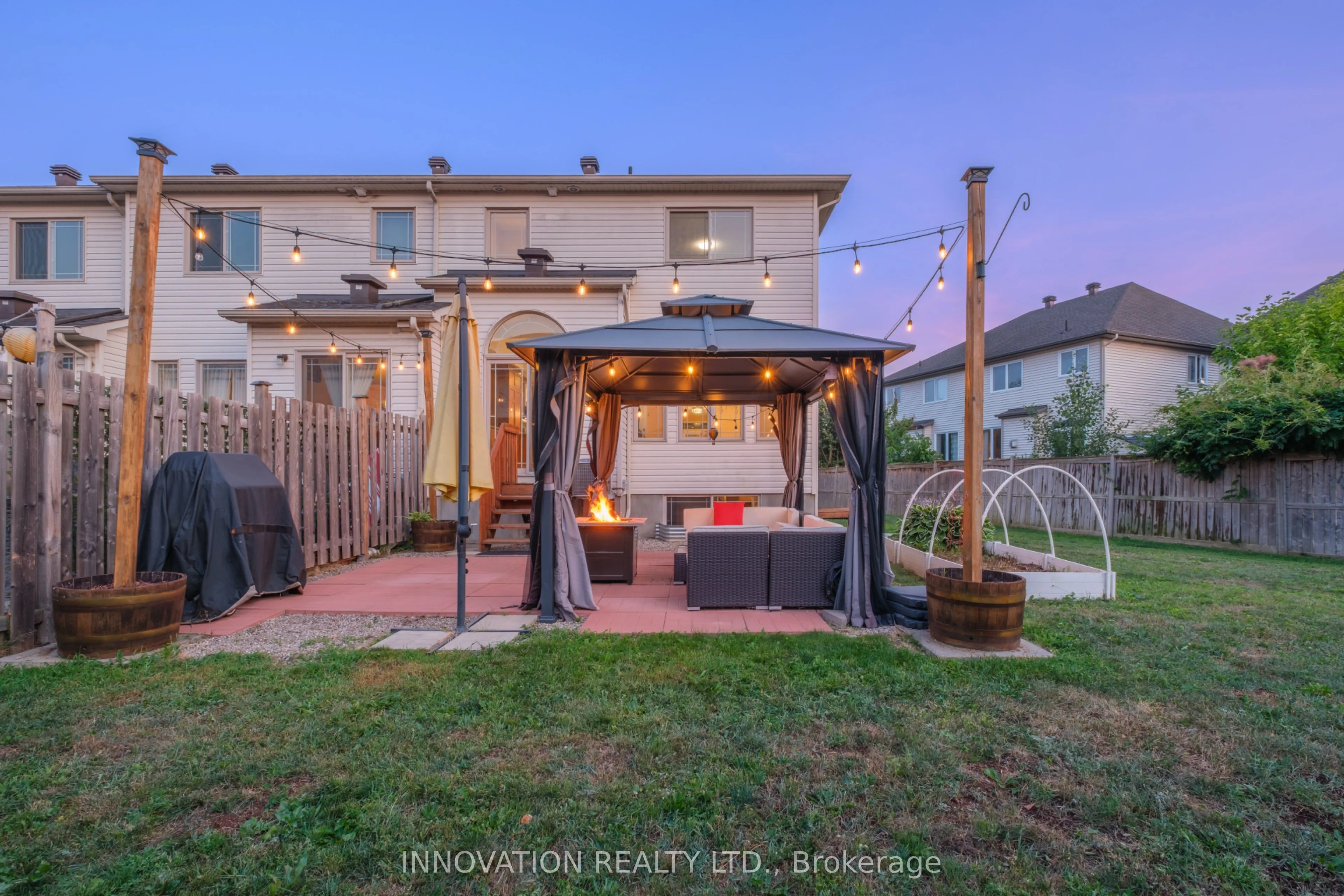 1609 Westhall Way N