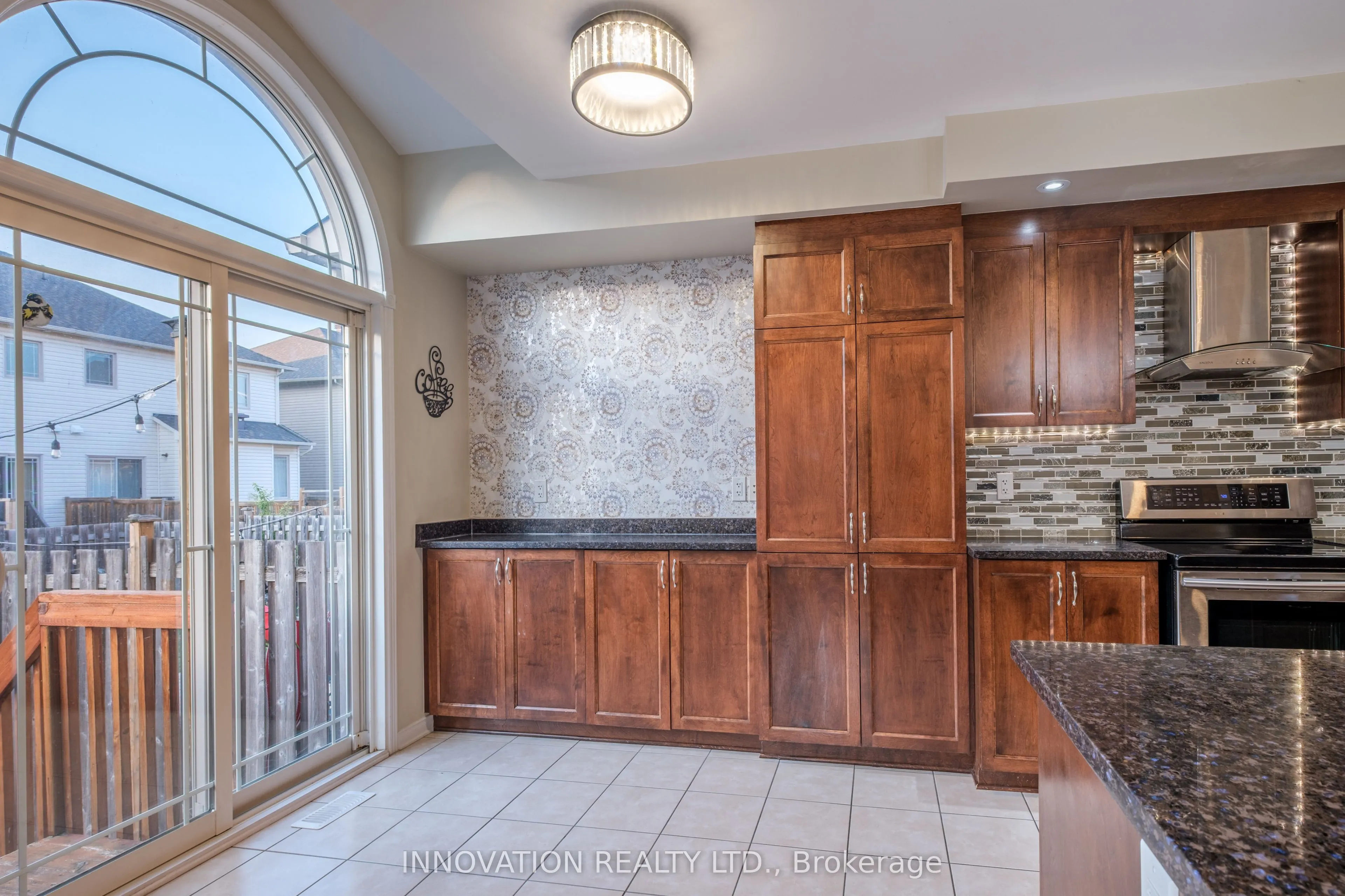 1609 Westhall Way N