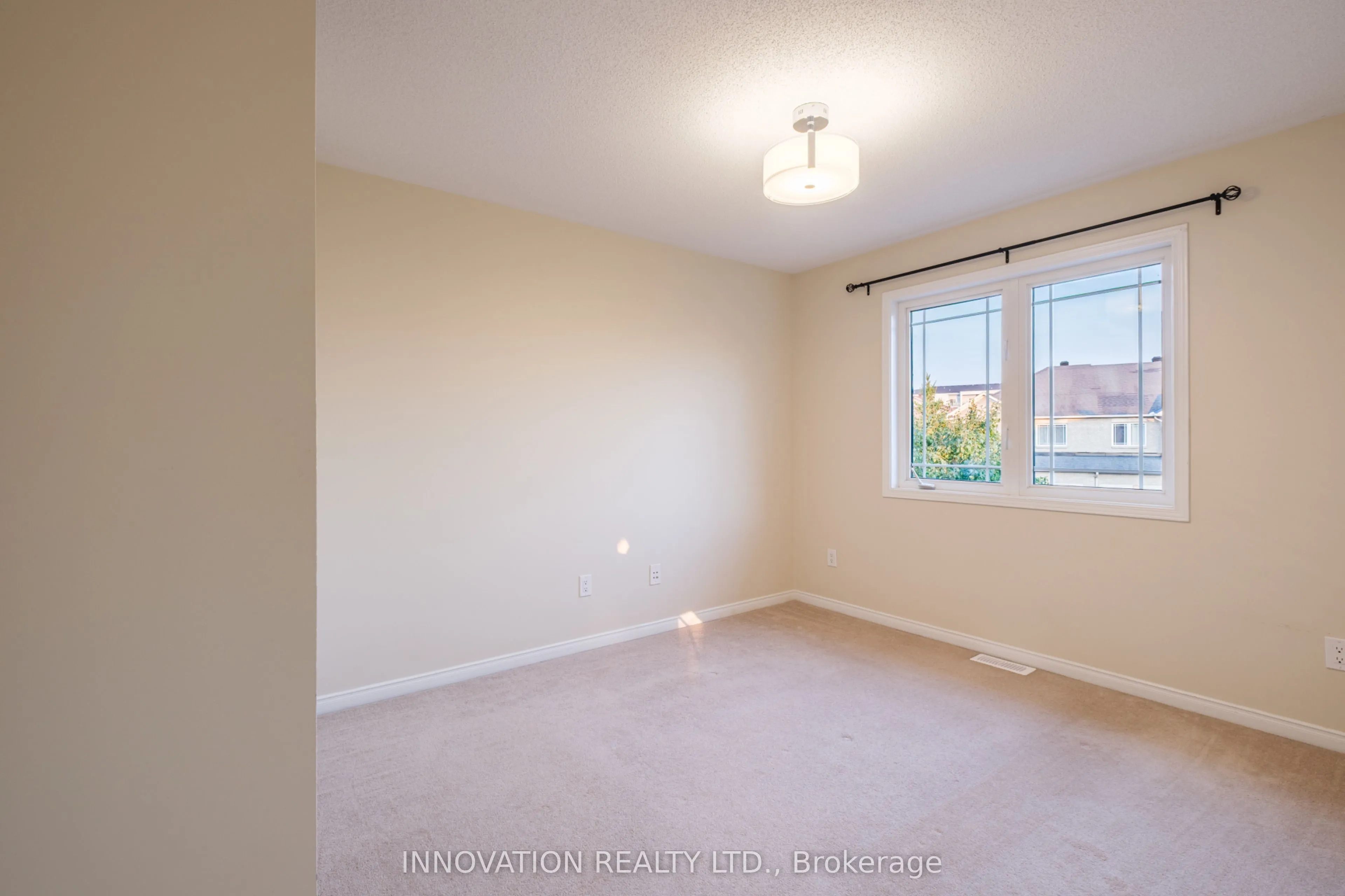 1609 Westhall Way N