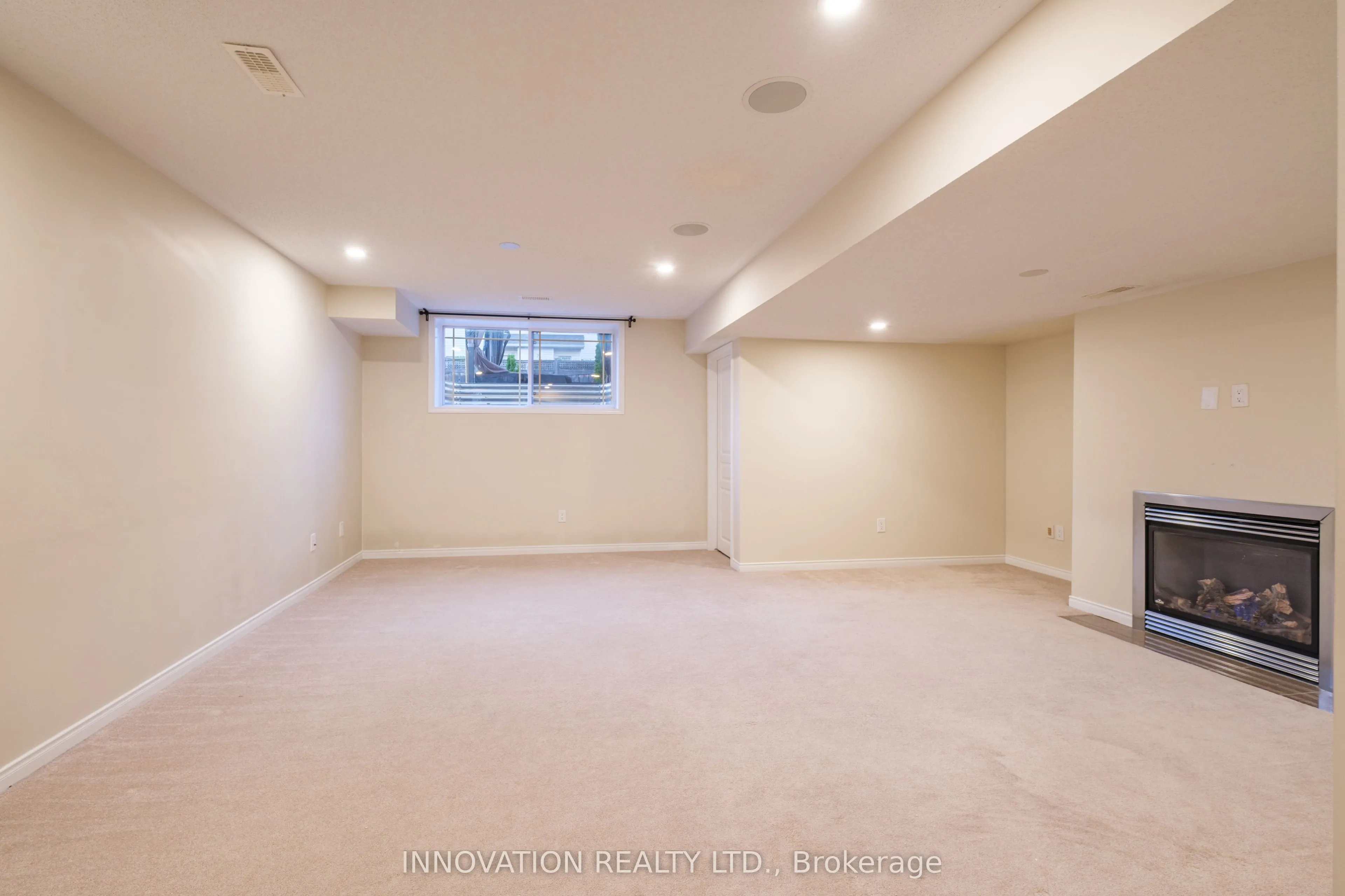 1609 Westhall Way N
