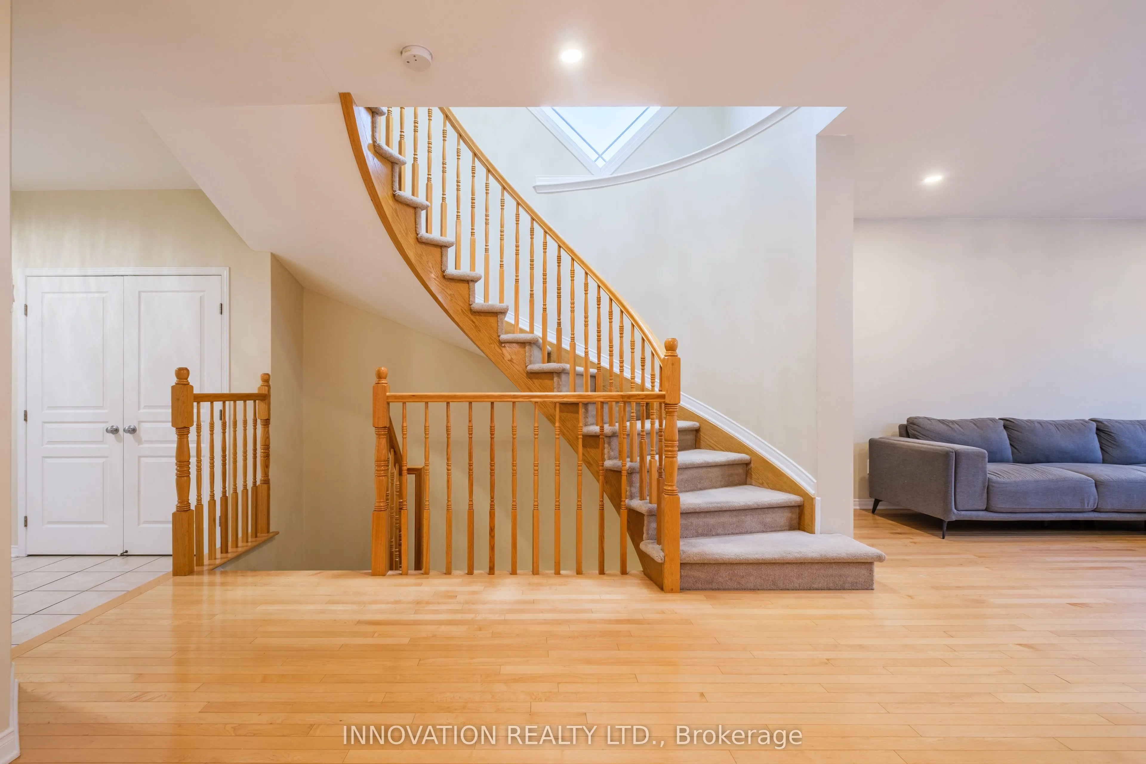 1609 Westhall Way N