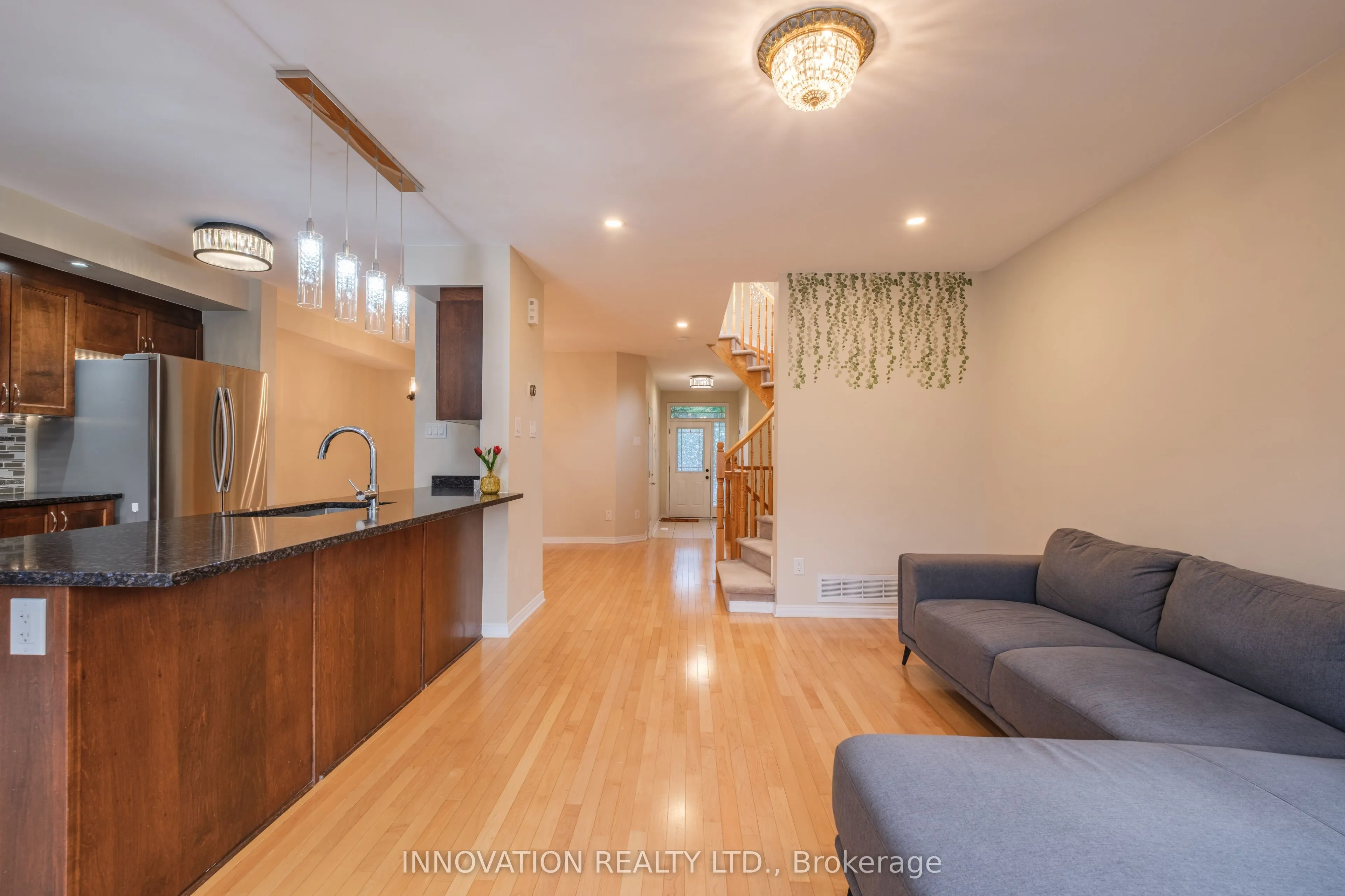 1609 Westhall Way N