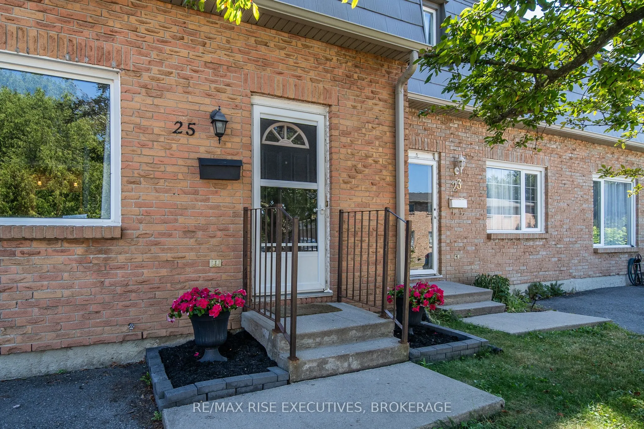 25 Rosemund Place, #115